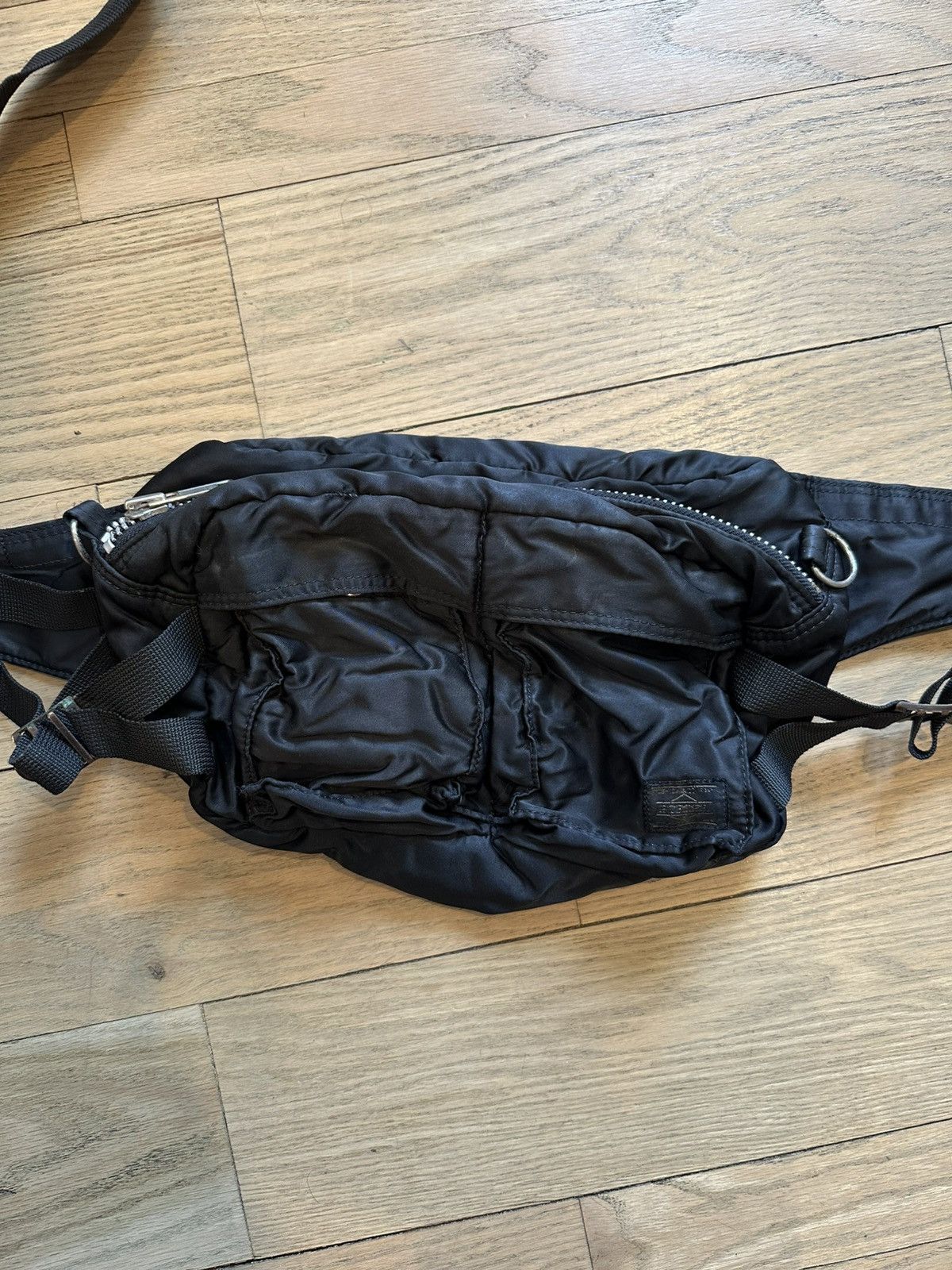 Vintage porter cross body light pack