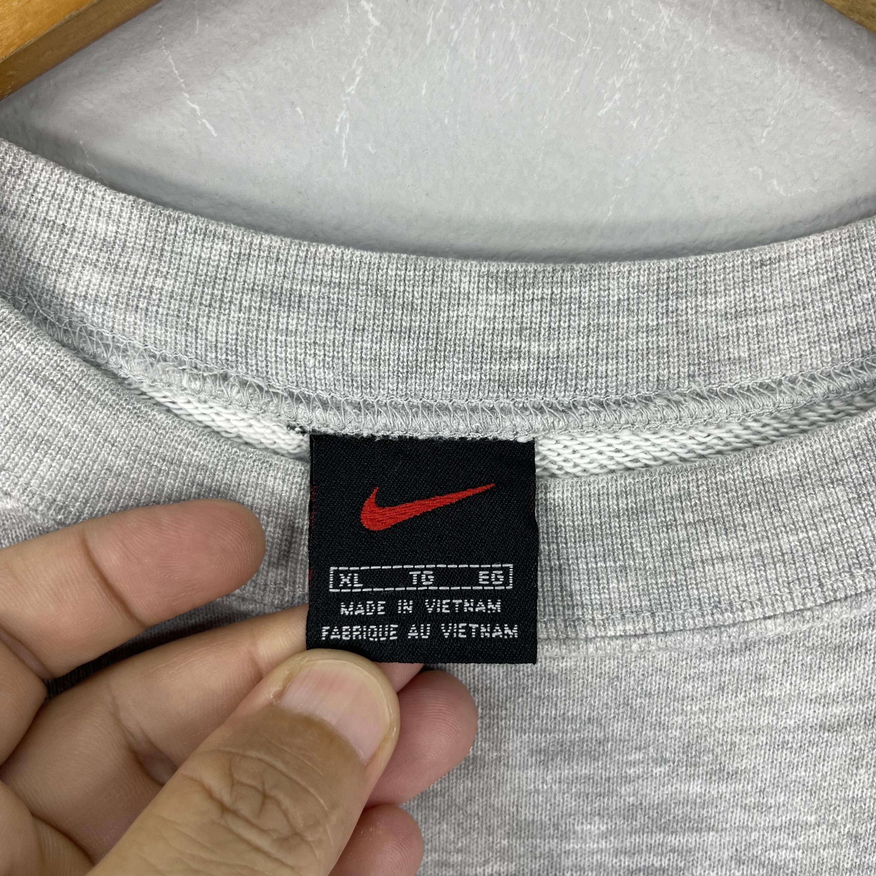 Nike Vintage NIKE SWOOSH Small Logo Embroidery Sweatshirt Size US L / EU 52-54 / 3 - 5 Thumbnail