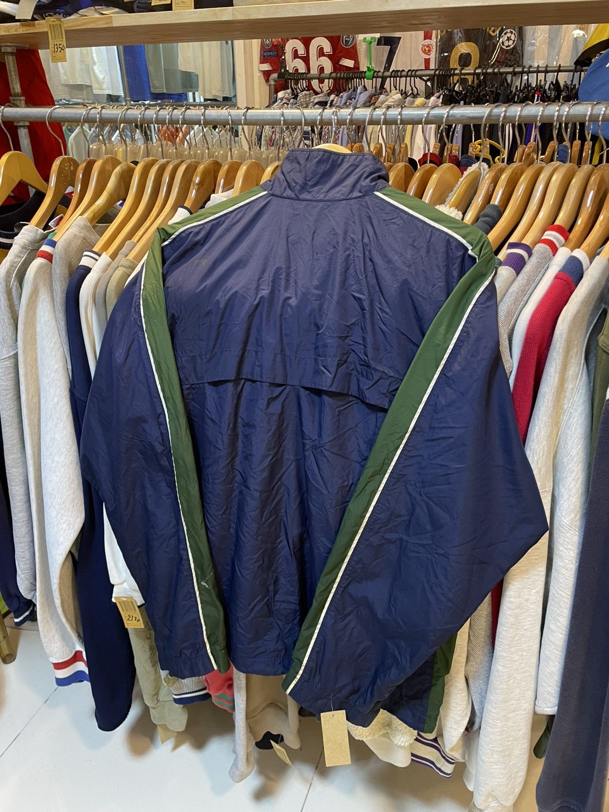 Nike Vintage Nike Windbreaker Jacket Size US M / EU 48-50 / 2 - 3 Thumbnail