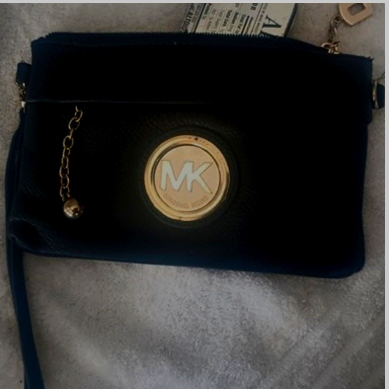 Michael Kors Michael Kors Wristlet Black Leather Gold chain decorations Size ONE SIZE - 1 Thumbnail