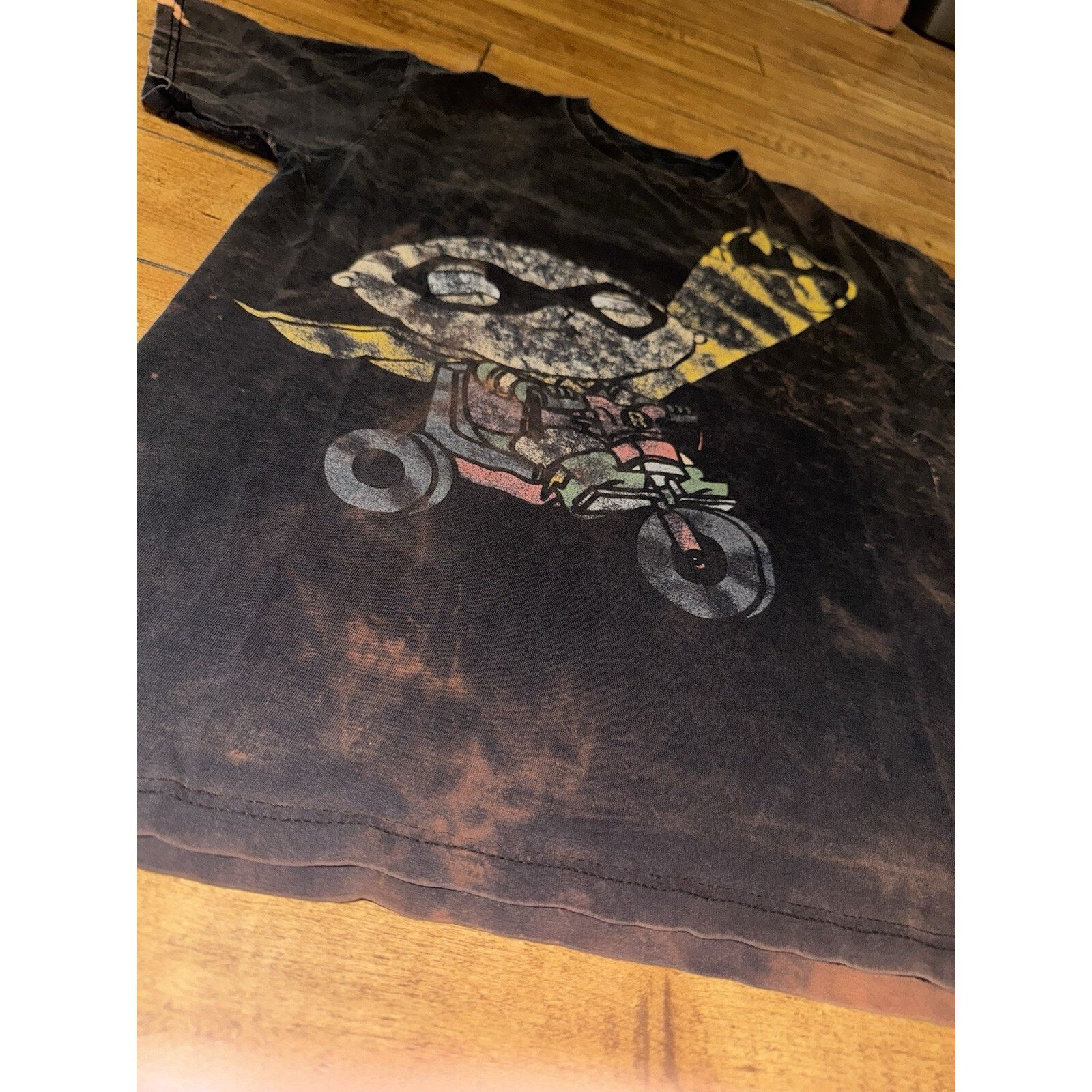 Band Tees × DC Comics Family Guy Stevie Griffin Batman T-Shirt 18x25 Black Medium Size US M / EU 48-50 / 2 - 6 Thumbnail