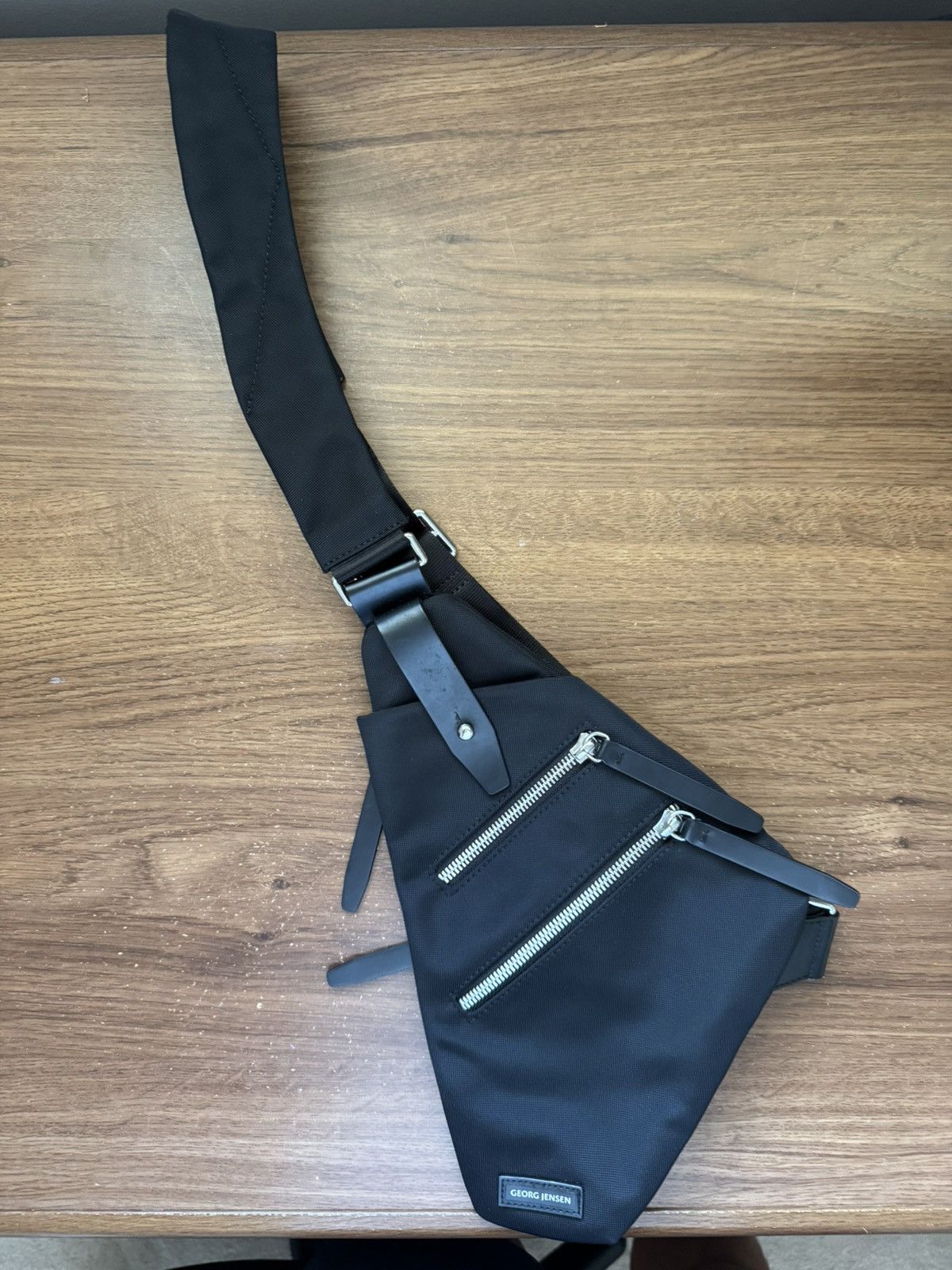 Georg Jensen George Jenson Triangluar slingbag Size 32 - 1 Thumbnail