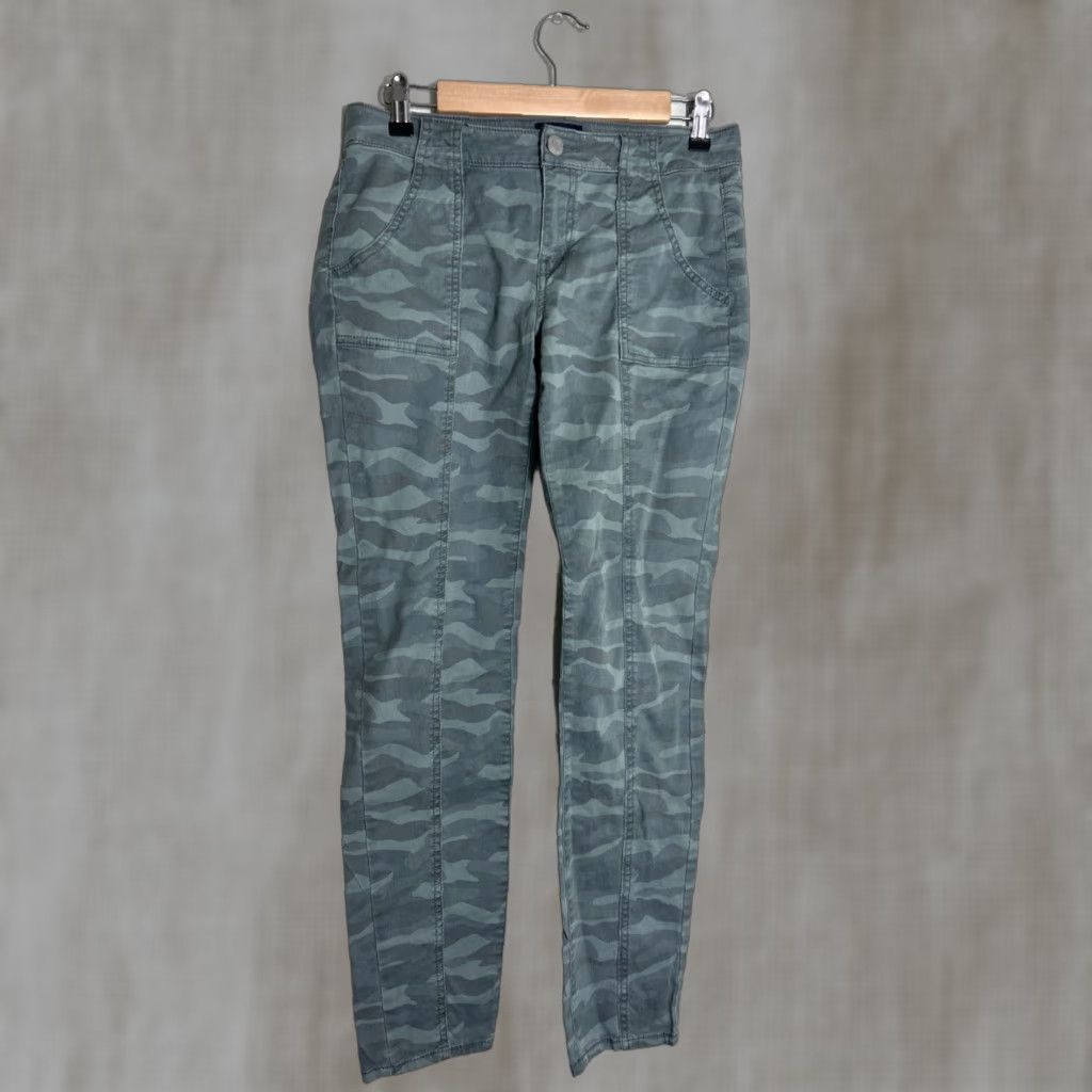 American Eagle Outfitters American Eagle Stretch Skinny Camo Pants Women’s Size 4 Measured 28x29 Size 27" / US 4 / IT 40 - 1 Thumbnail