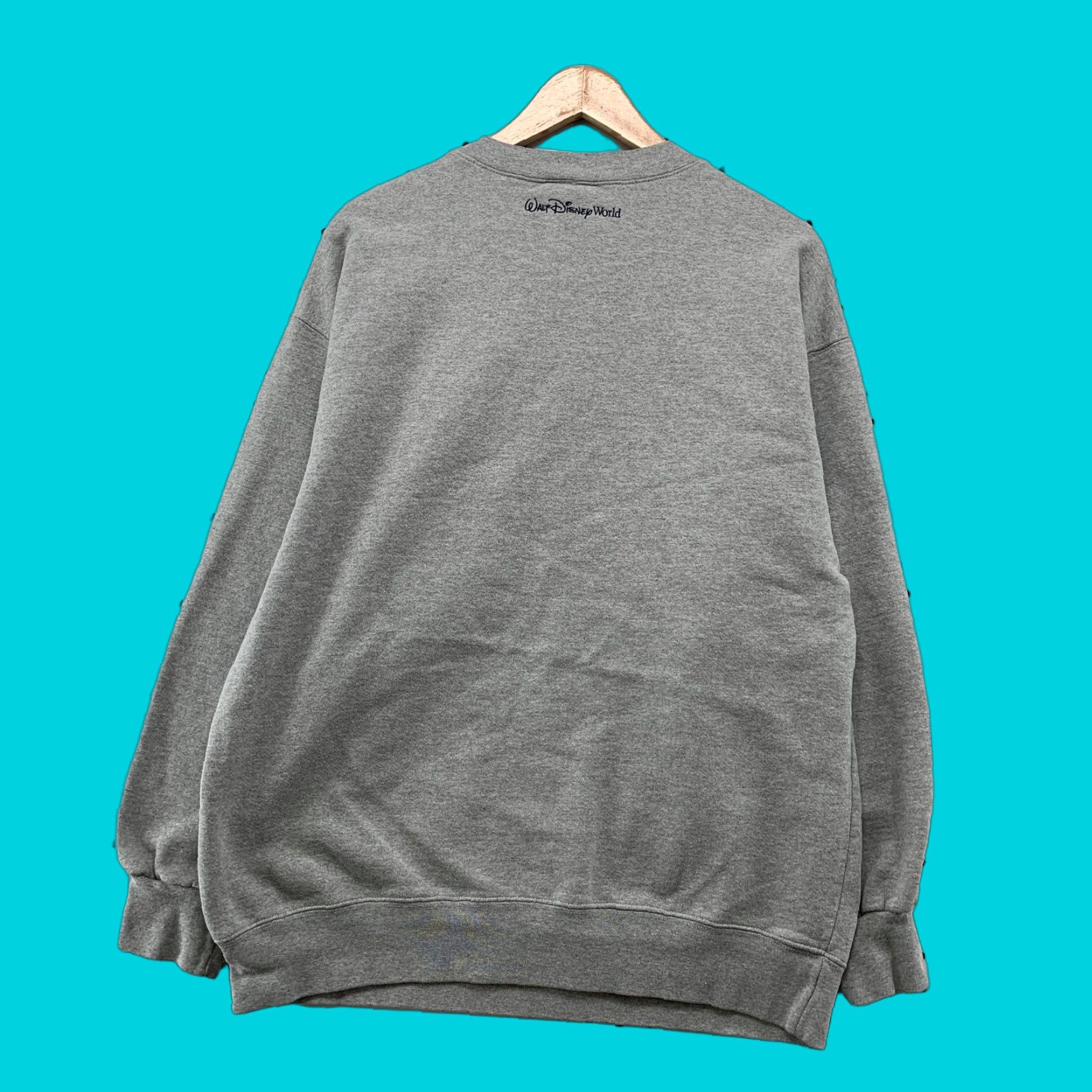 Disney VINTAGE Disney Sweatshirt Mens Large Gray Embroidered Mickey Mouse Crewneck USA Size US L / EU 52-54 / 3 - 1 Thumbnail