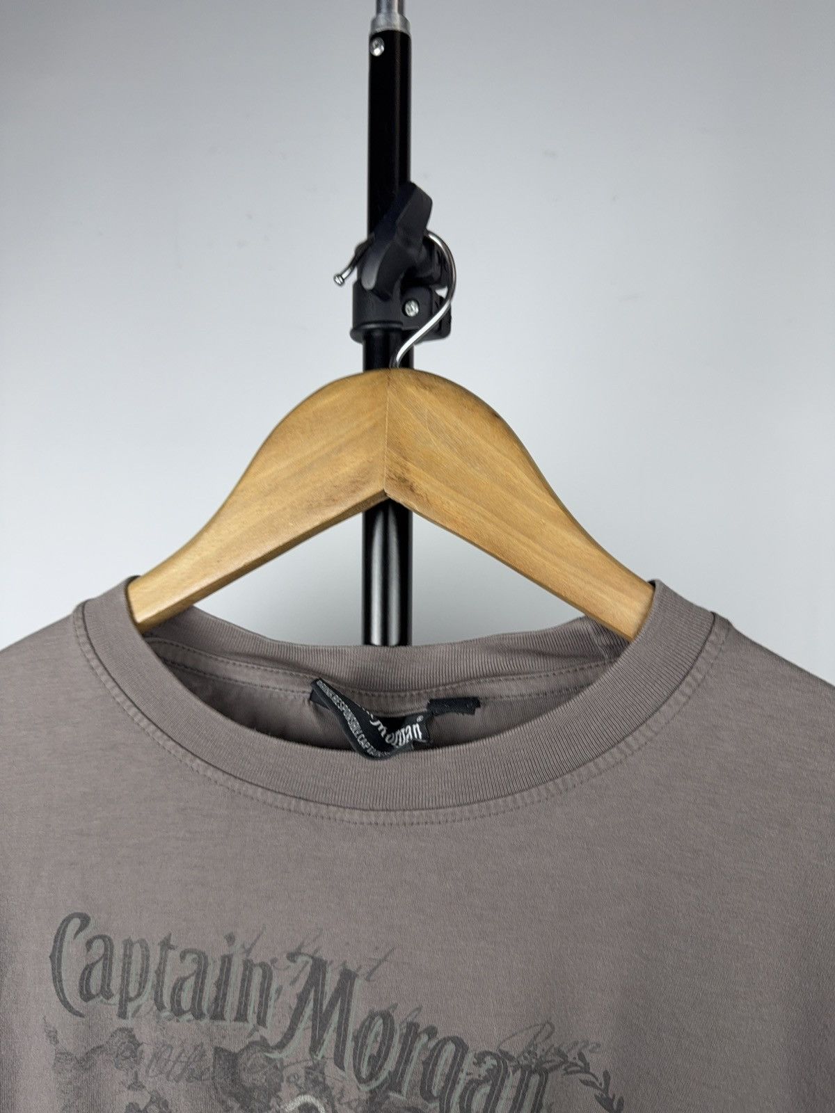 Vintage Vintage 2011 Captain Morgan Promo 00s Graphic T-Shirt Size US M / EU 48-50 / 2 - 2 Thumbnail
