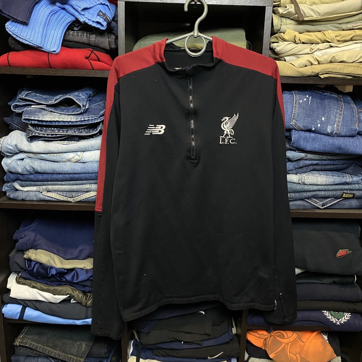 New Balance Mens New Balance Liverpool Basic training soccer sweatshirt Size US M / EU 48-50 / 2 - 1 Thumbnail