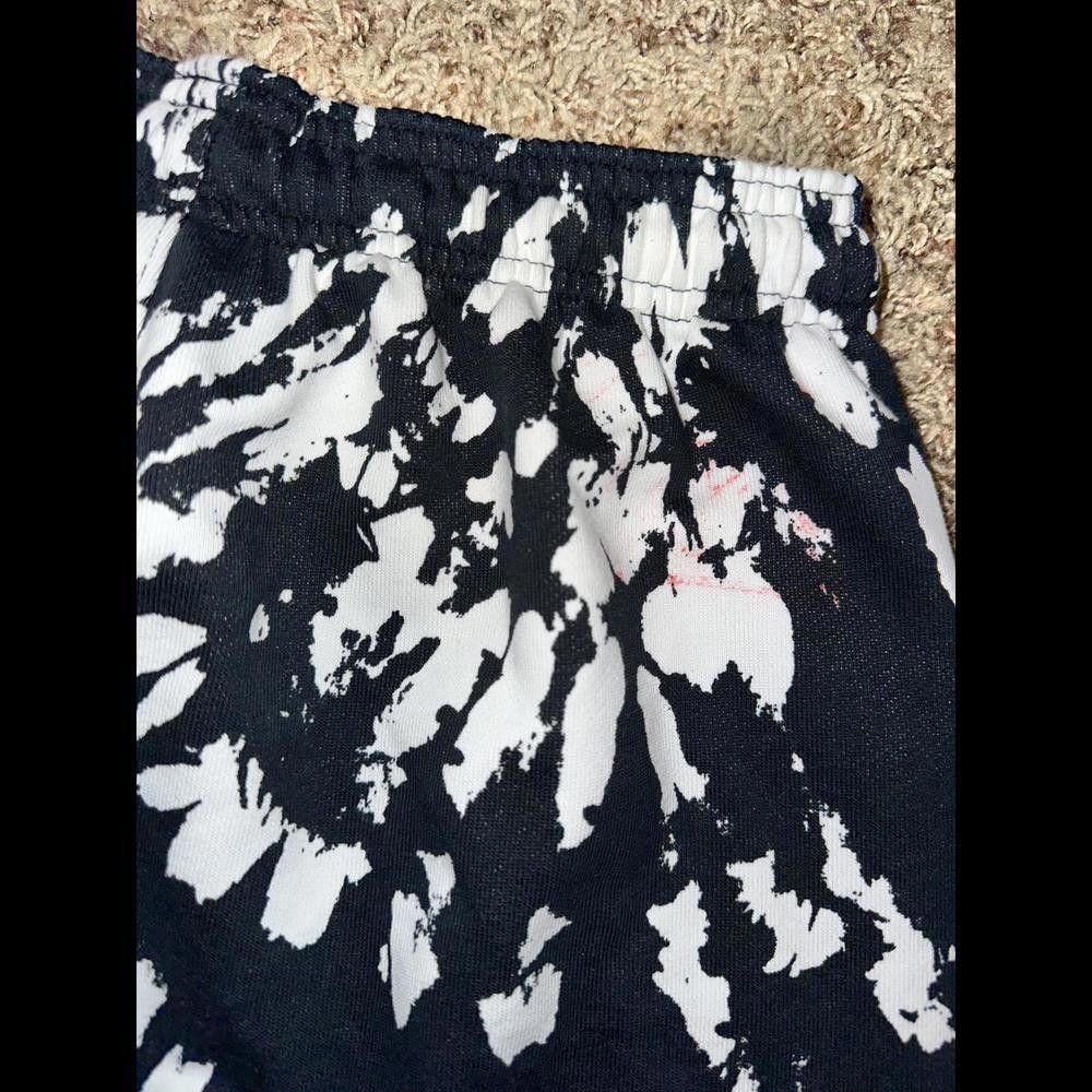 Nike Men's Nike Standard Issue Black/White Tie Dye Basketball Shorts Sample Size US 32 / EU 48 - 7 Thumbnail