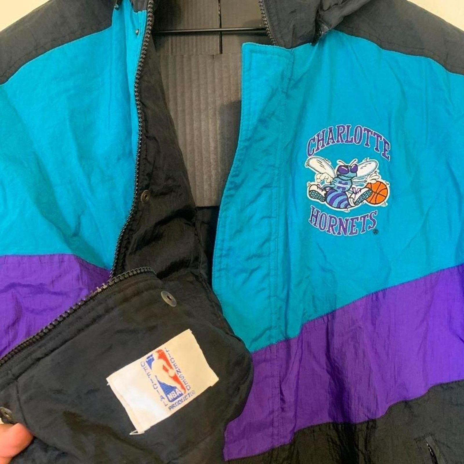 NBA Vintage 90s NBA Charlotte Hornets Puffer Jacket Size US M / EU 48-50 / 2 - 7 Thumbnail
