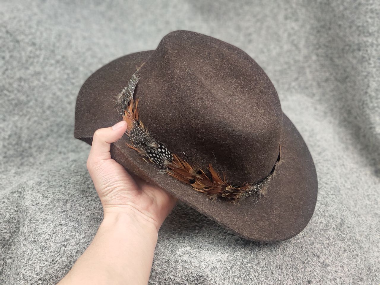 Harris Tweed Joules felt fedora hat feather trim Western Cowboy Vintage Size ONE SIZE - 12 Thumbnail