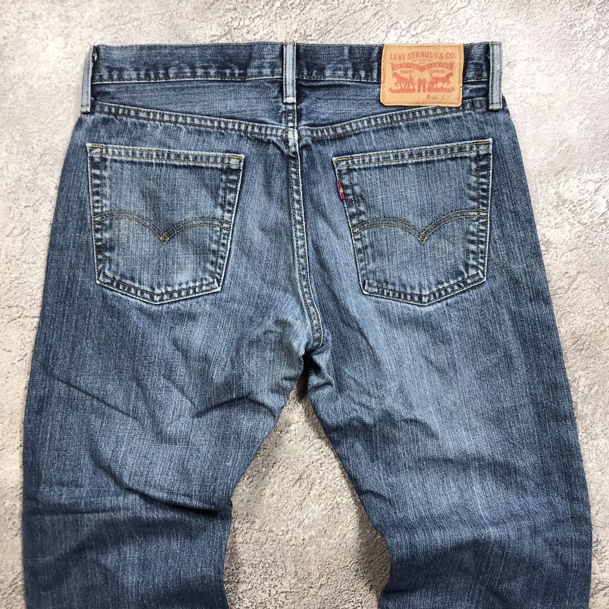 Vintage Vintage 90s Levis Distressed Baggy Jeans Thrashed Grunge 32 Size US 32 / EU 48 - 5 Thumbnail