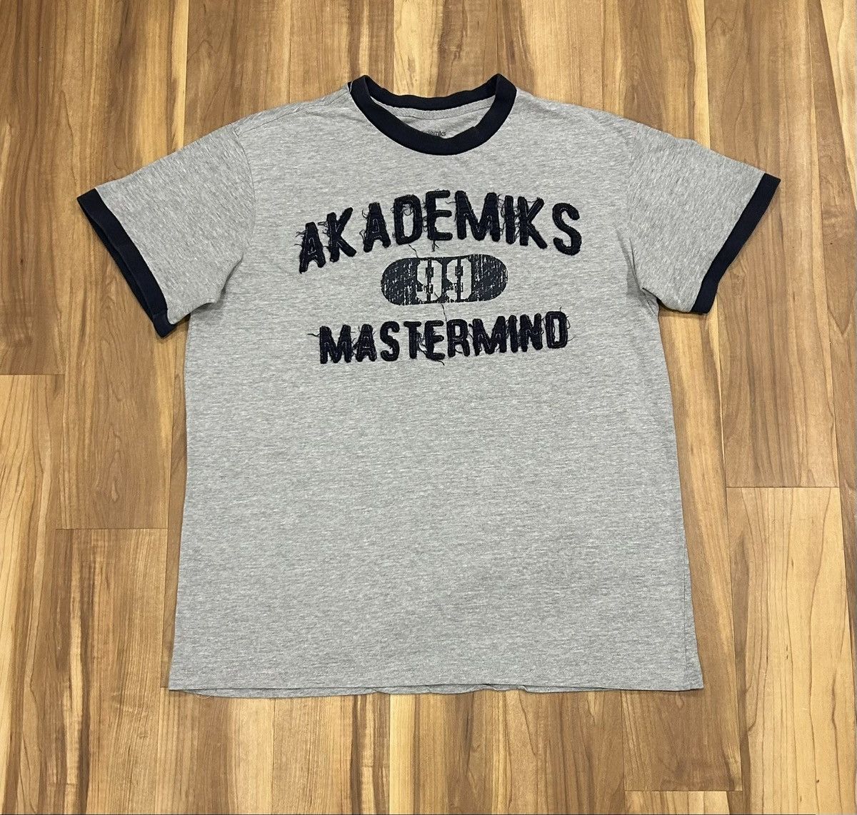 Akademiks Akademiks Jeans Mastermind Ringer Tee Size US XL / EU 56 / 4 - 1 Thumbnail