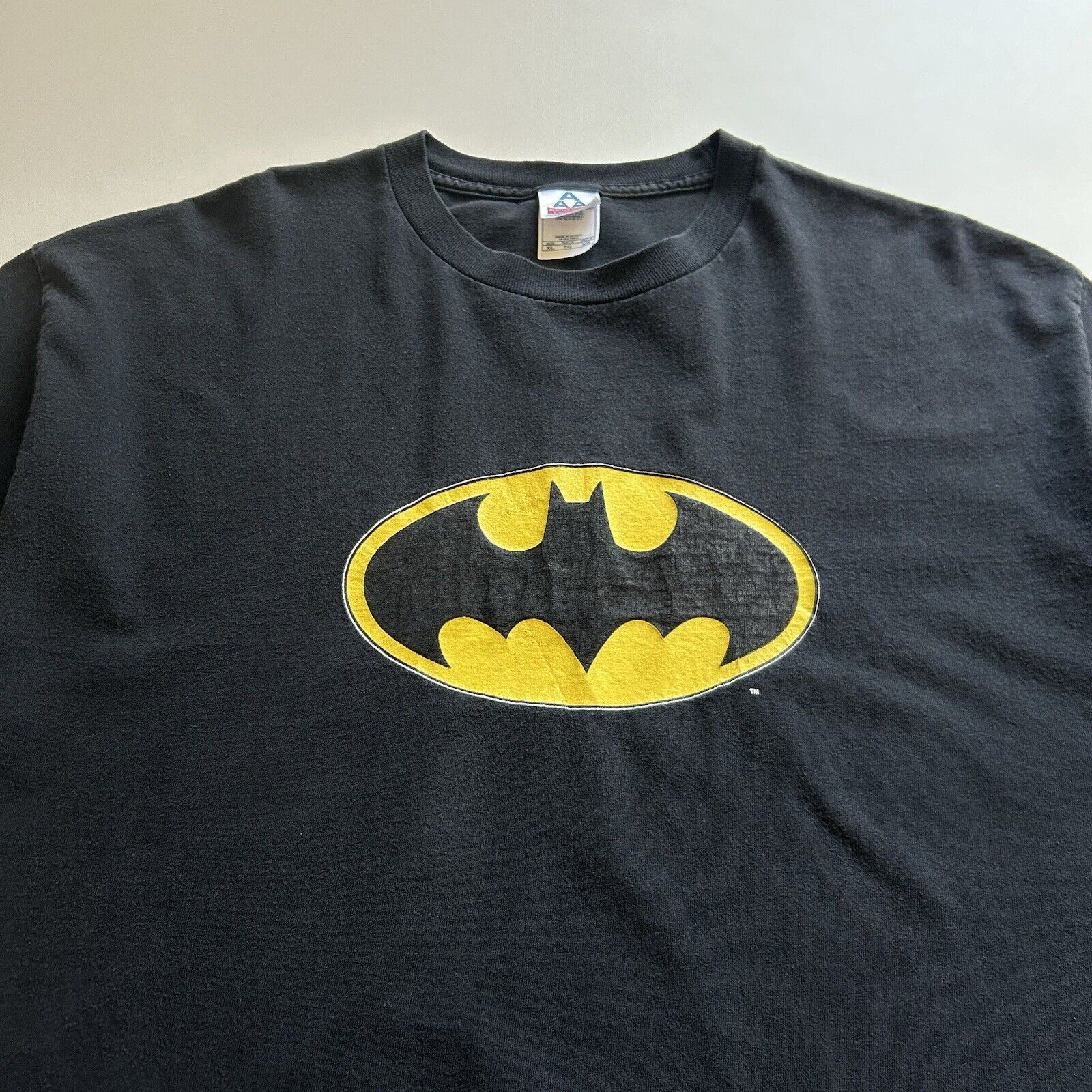 DC Comics Vintage Y2K Batman Logo DC Comics T Shirt XL Faded Black Size US XL / EU 56 / 4 - 2 Thumbnail