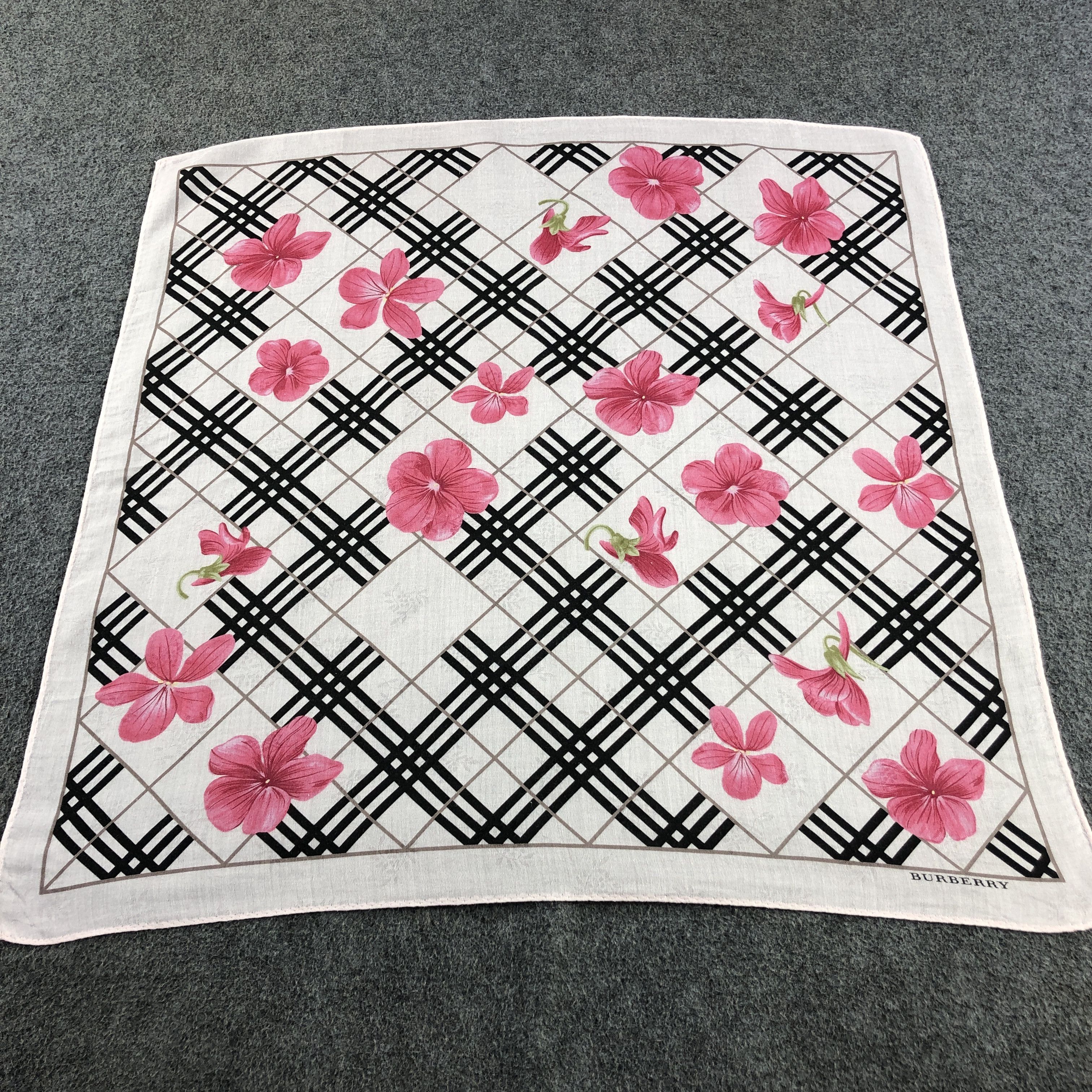 Burberry Burberry Handkerchief Neckerchief Bandana H2764 Size ONE SIZE - 2 Thumbnail
