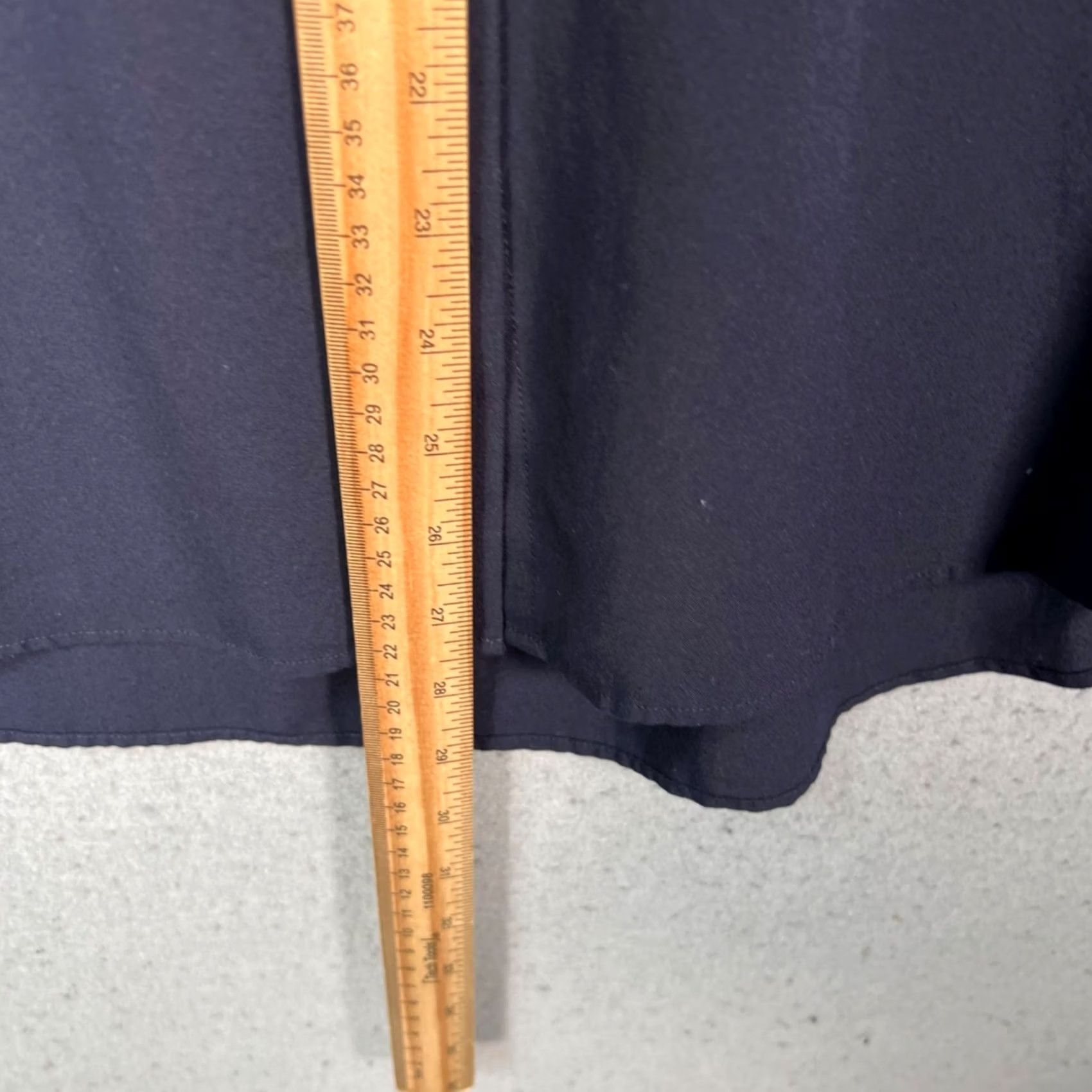 Uniqlo Uniqlo Womens Size S Blue Button-Up Long Sleeve Shirt Rayon Blend Shirt Womens Blue Button-Up Long Sleeve Rayon Blend Size S / US 4 / IT 40 - 6 Thumbnail