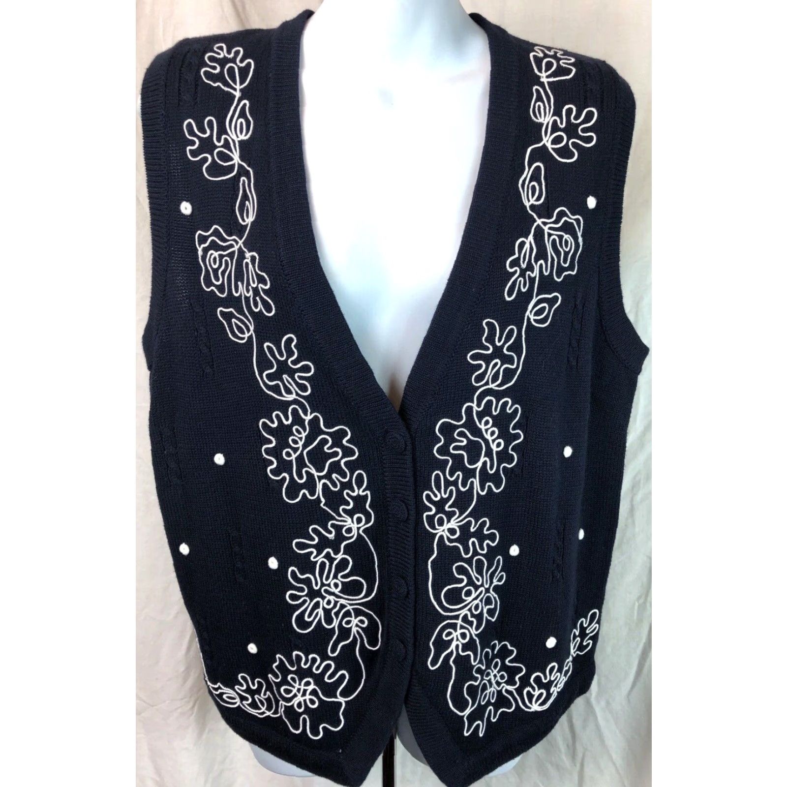 Vintage VINTAGE Alfred Dunner Sweater Vest Women S Blue V-Neck Embroidered Button CottageCore 90s Retro Geometric Knit Cotton Blend Size S / US 4 / IT 40 - 2 Thumbnail