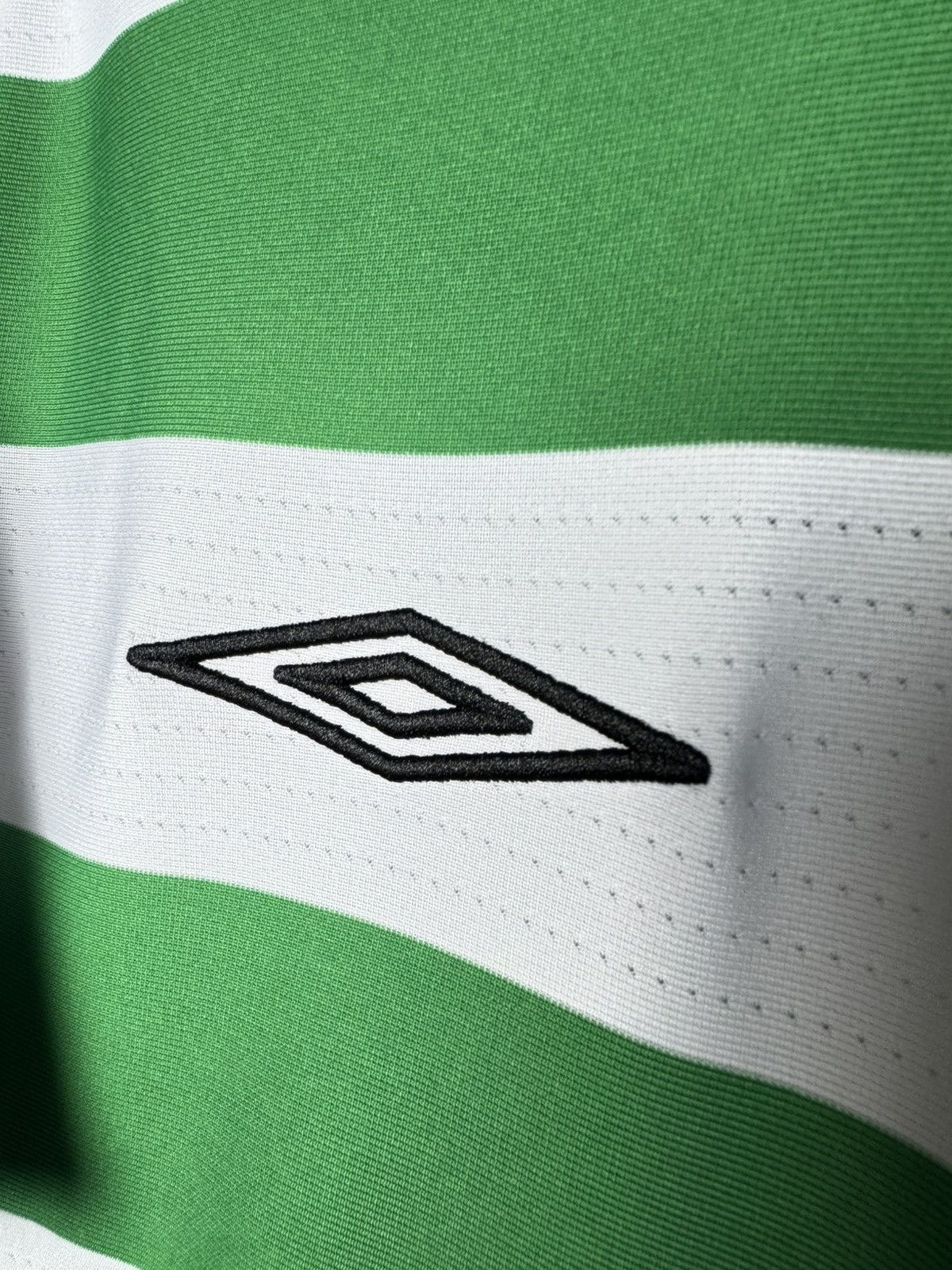 Umbro Celtic 2004 2006 Home Football Shirt Soccer Jersey Umbro Size US L / EU 52-54 / 3 - 7 Thumbnail