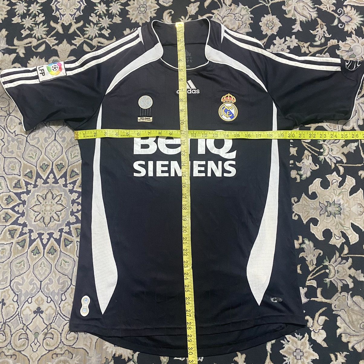 Adidas Vintage Real Madrid Away Jersey 2006 Size US S / EU 44-46 / 1 - 17 Thumbnail