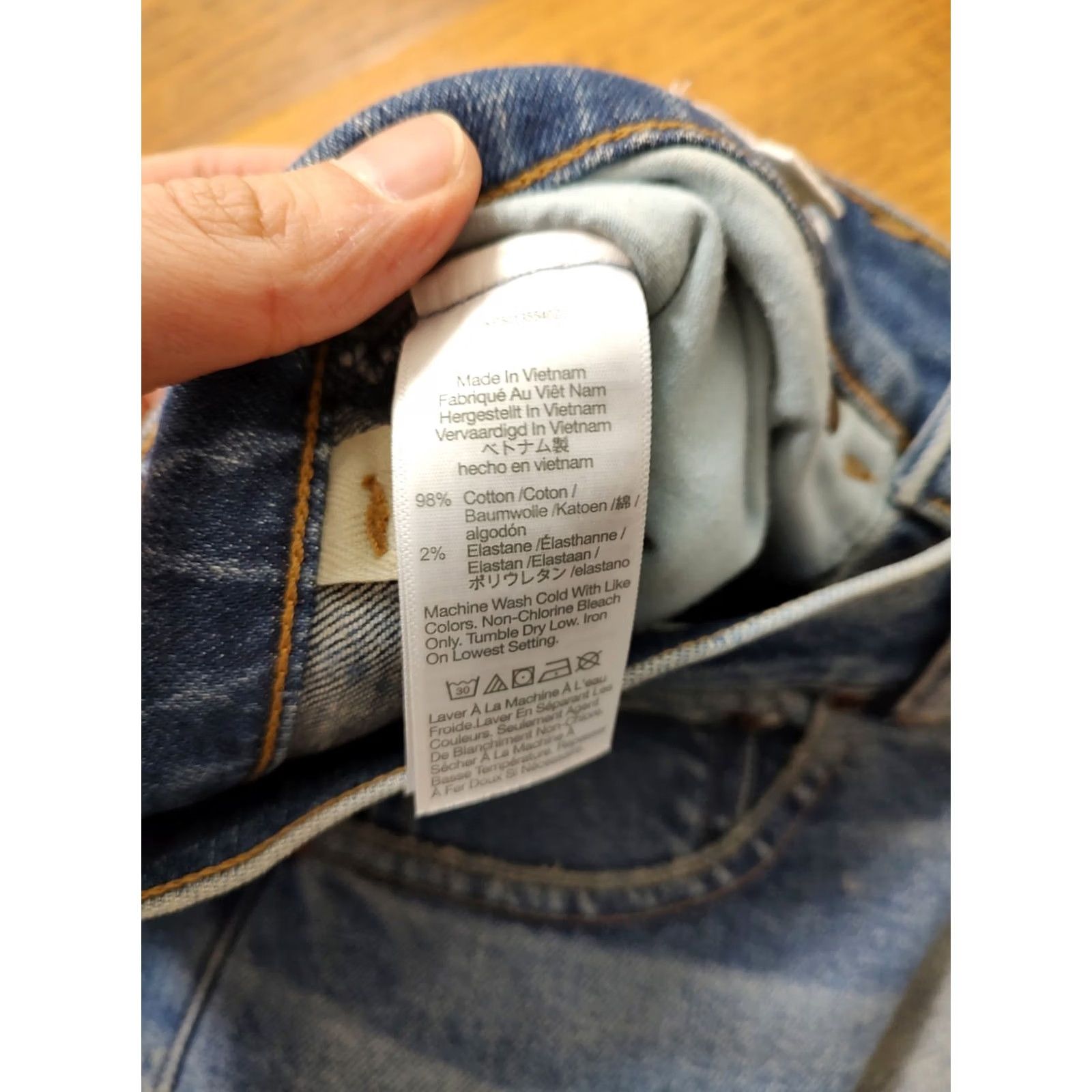Madewell Madewell Jeans Womens 27 32 Inseam Denim 5-Pocket Flared Vintage Look Bohemian 90s Distressed Stretch Blue Denim Shirt? Size 27" / US 4 / IT 40 - 7 Thumbnail