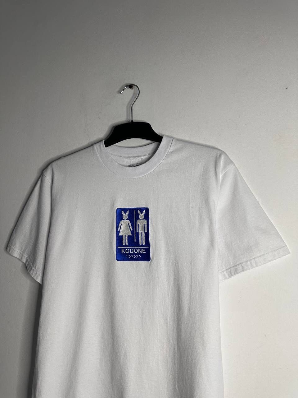 Kodone Kodone White Graphic T-Shirt Bunny Logo Embroidered Unisex Size US M / EU 48-50 / 2 - 2 Thumbnail