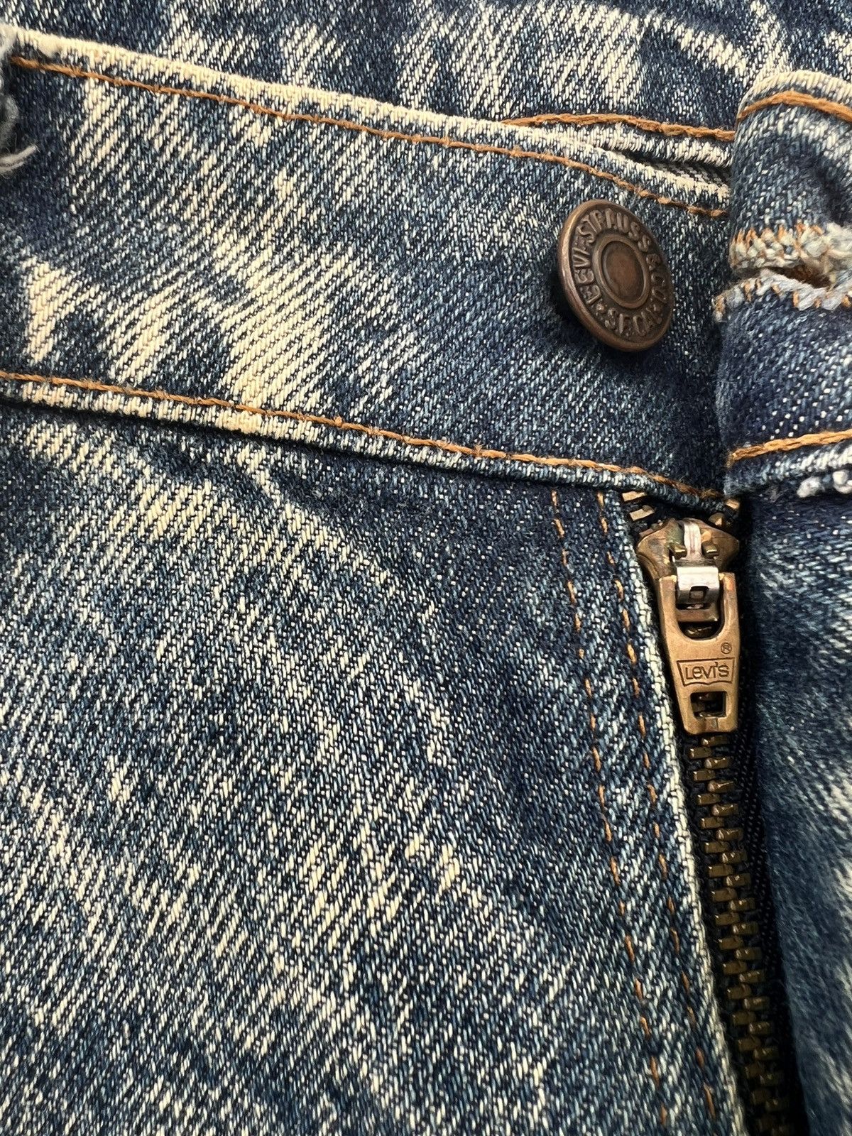 Levi's Vintage 80s Levi’s 505 Mud Acid Wash Denim Rips Knee Jeans Size US 34 / EU 50 - 7 Thumbnail