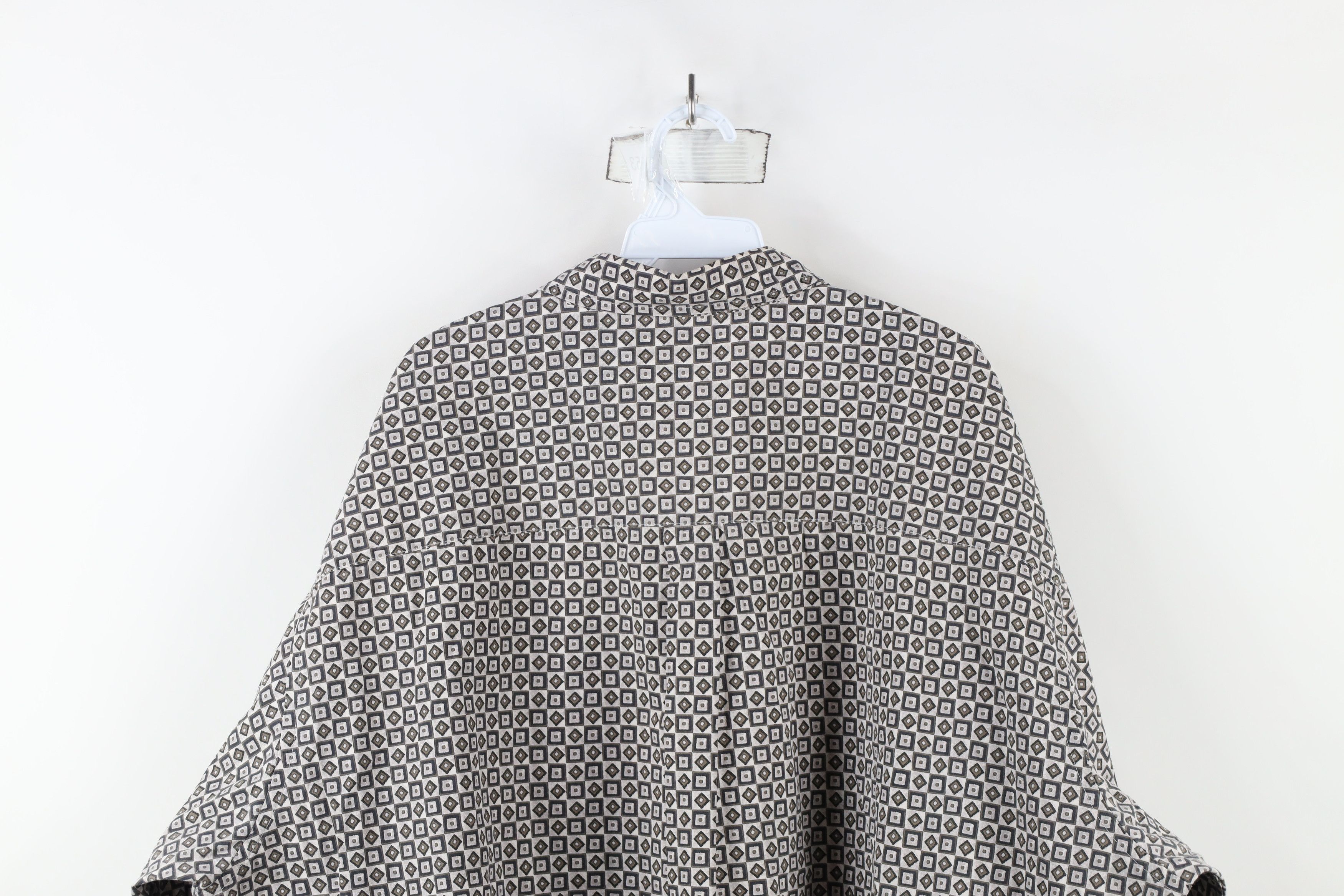 Vintage Vintage 90s Streetwear Diamond Collared Button Down Shirt Size US XXL / EU 58 / 5 - 10 Thumbnail