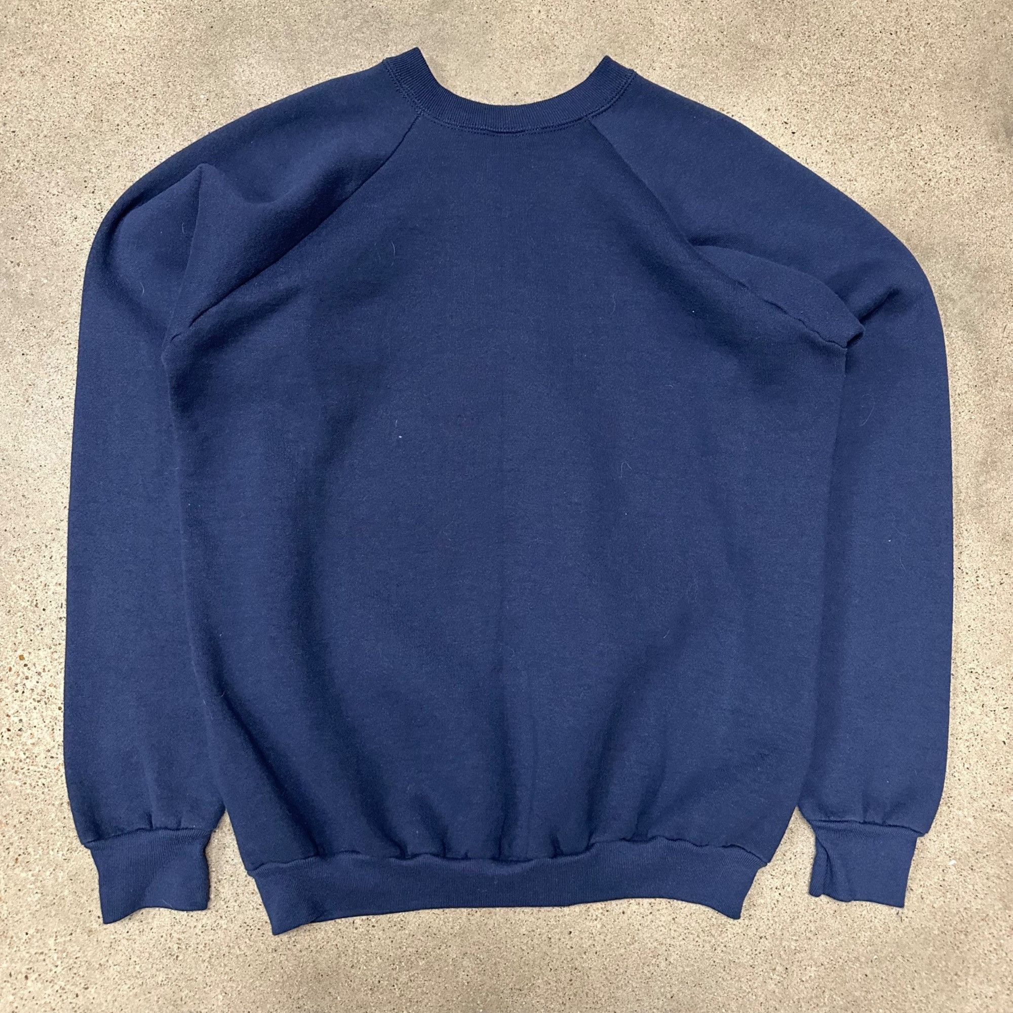 Vintage Vintage 90s World Class Finest Clothing Sweatshirt Size US L / EU 52-54 / 3 - 3 Thumbnail