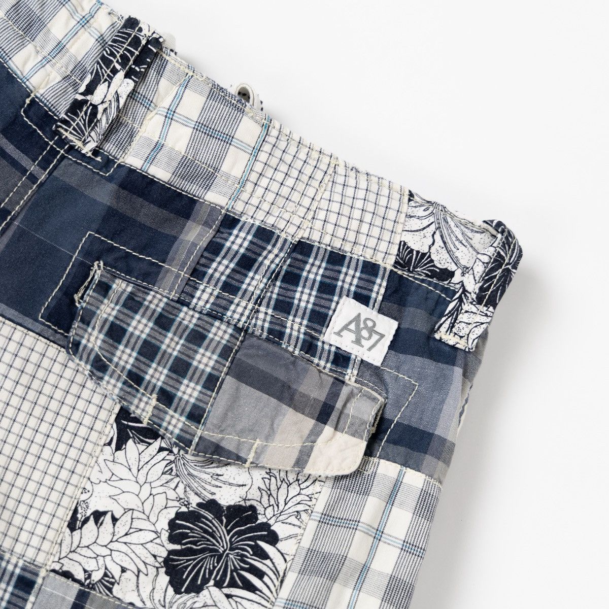 Aeropostale Aeropostale Mens Patchwork Plaid Floral Shorts Blue White Size US 30 / EU 46 - 5 Thumbnail