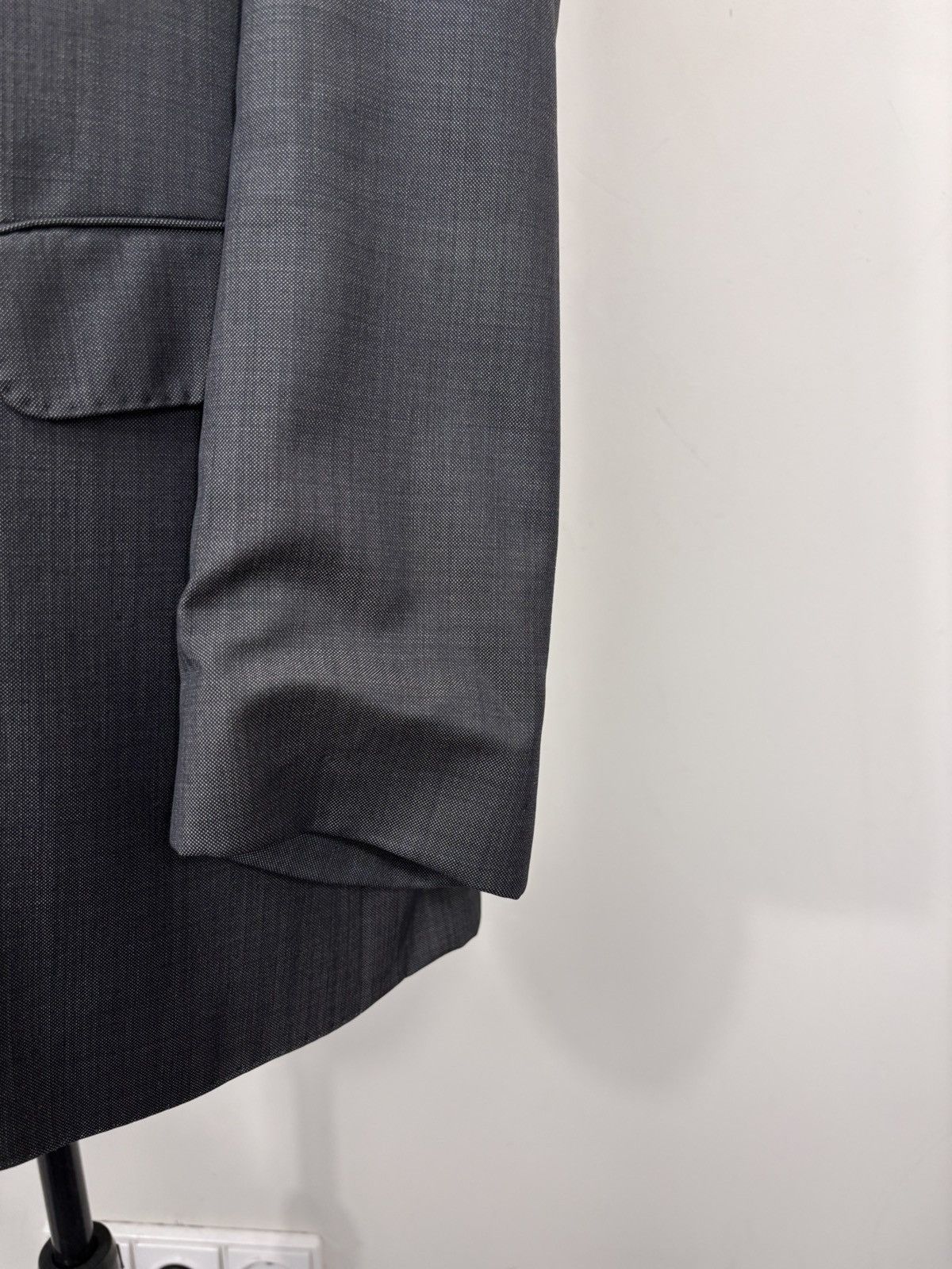 BENVENUTO. Benvenuto Fabrizio Men’s 2-Piece 4 Seasons Grey Wool Suit Size 42R - 8 Thumbnail
