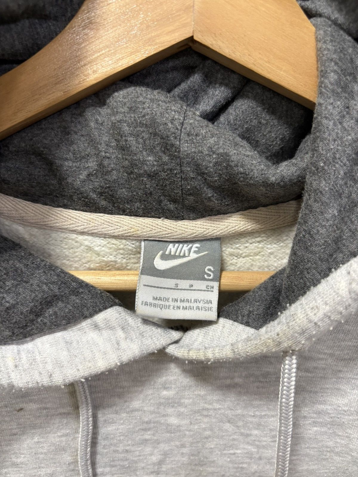 Nike Vintage Y2K Nike grey pullover hoodie Size US M / EU 48-50 / 2 - 4 Thumbnail