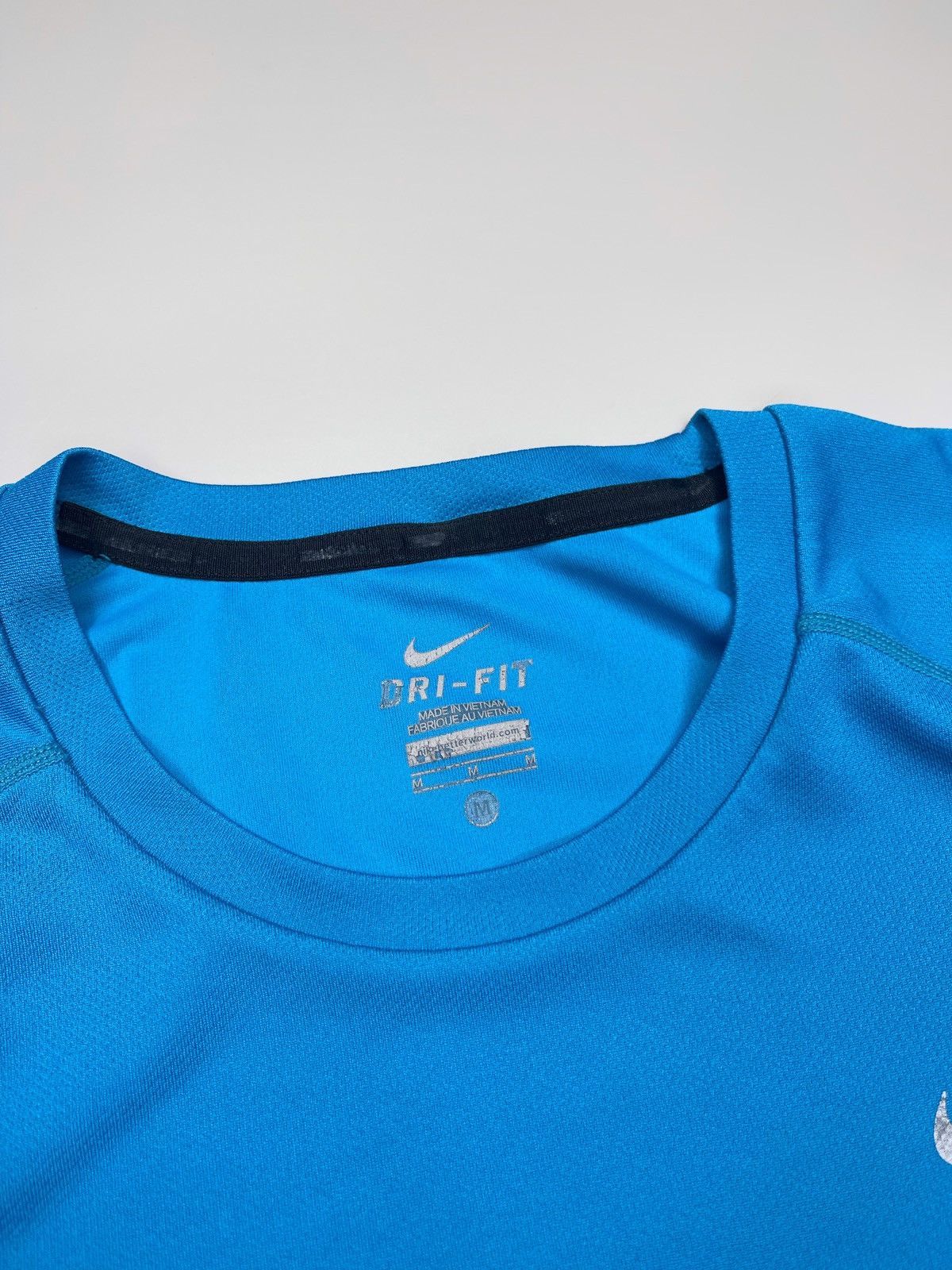 Vintage Vintage Y2K Nike Miler Dri-Fit Tee Size US M / EU 48-50 / 2 - 8 Thumbnail
