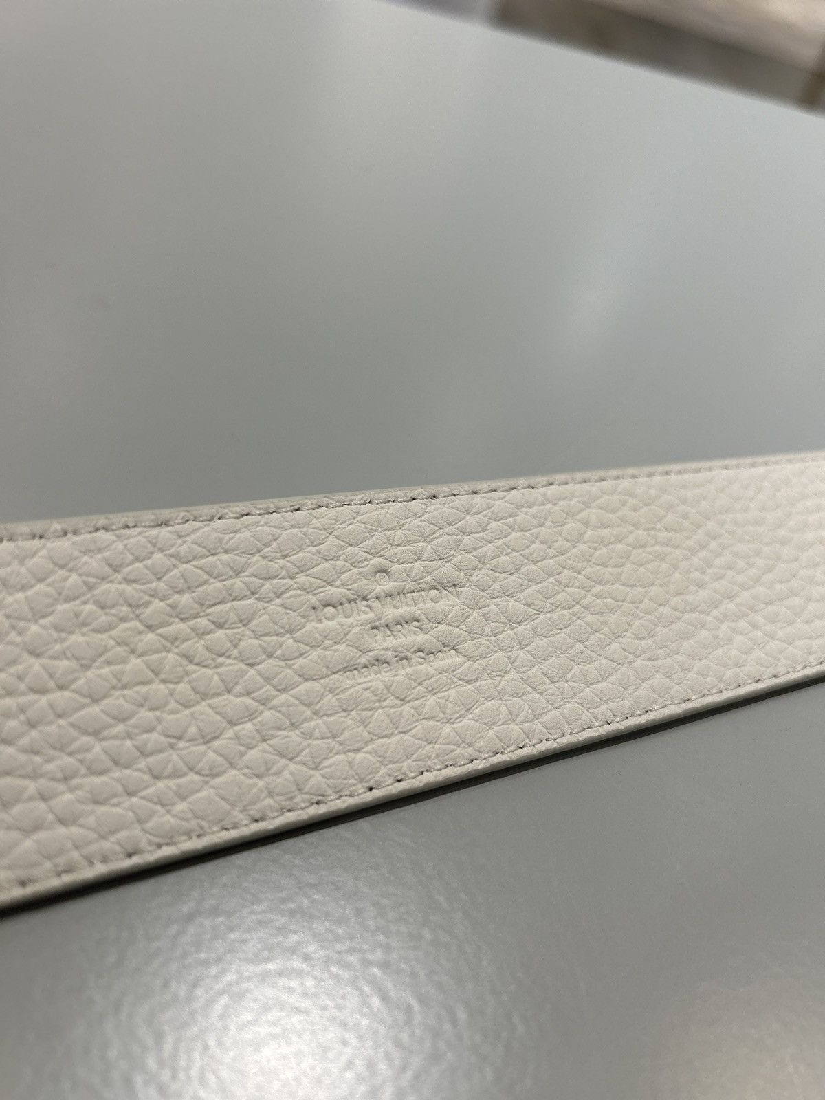 Louis Vuitton Louis Vuitton Initials Shape Belt Monogram 40MM Powder White Size ONE SIZE - 3 Thumbnail