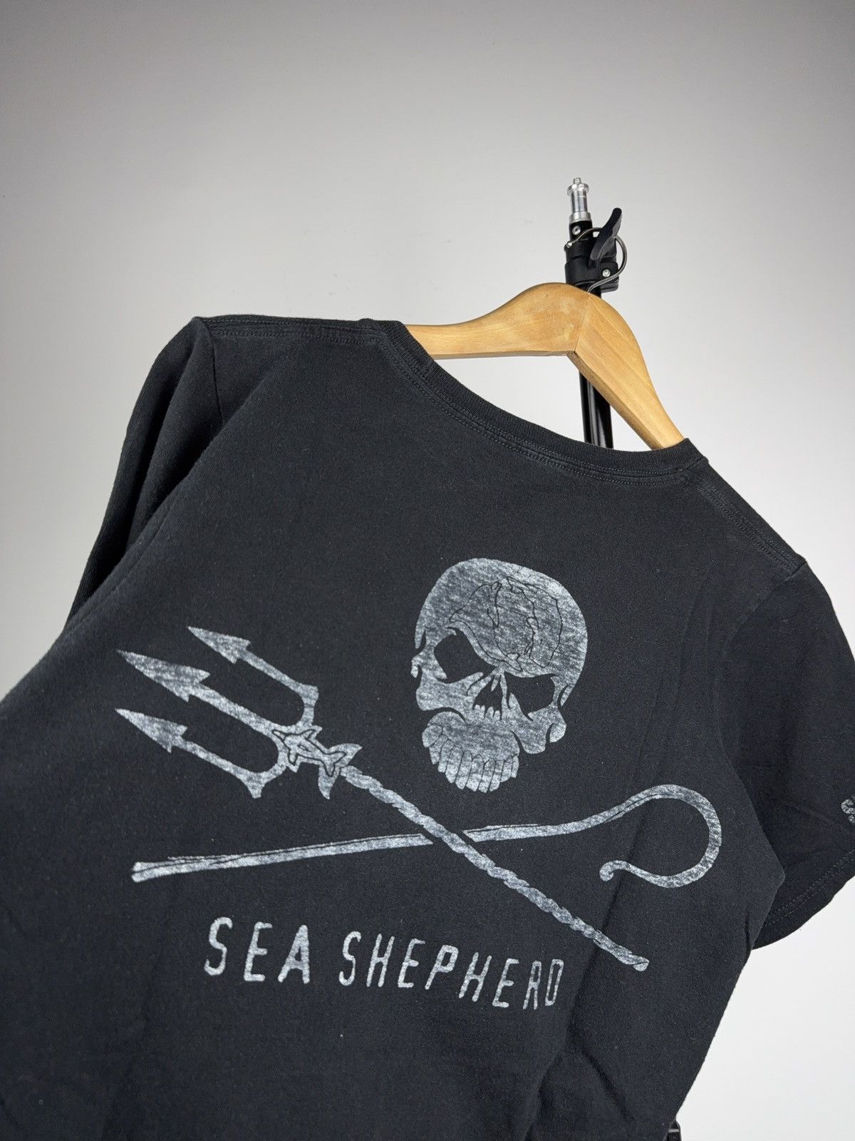 Vintage 00s Sea Shepherd Skull Trident Graphic T-Shirt Activist Tee Size US XS / EU 42 / 0 - 13 Thumbnail