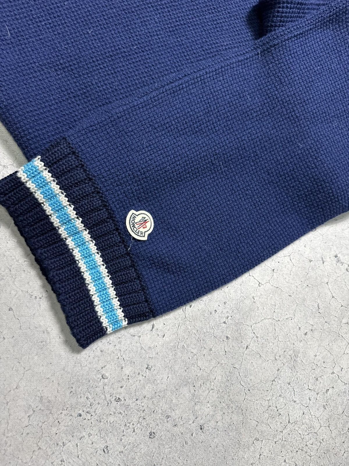 Moncler Moncler Luxury Scarf Vintage Size ONE SIZE - 2 Thumbnail
