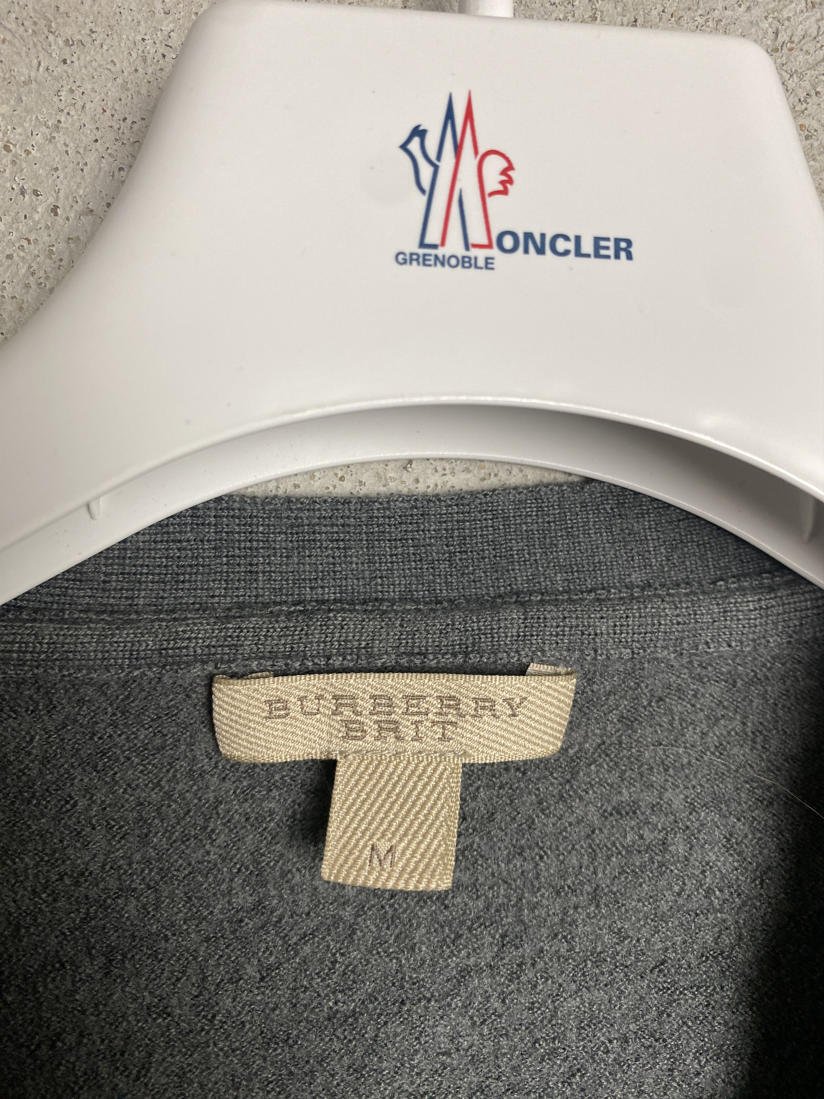 Burberry Burberry small logo cardigan wool sweater Size M / US 6-8 / IT 42-44 - 3 Thumbnail