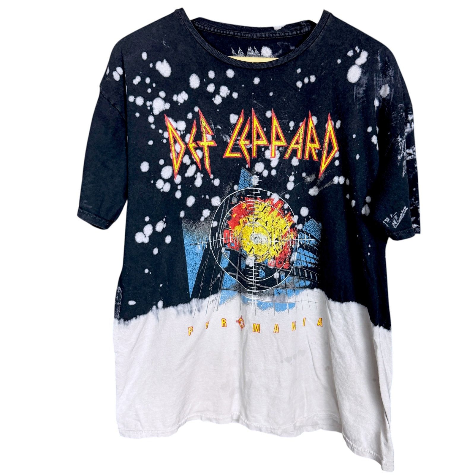 Def Leppard Def Leppard Pyromania T-Shirt Bleach Wash Rock Band Tee L Size US L / EU 52-54 / 3 - 8 Thumbnail
