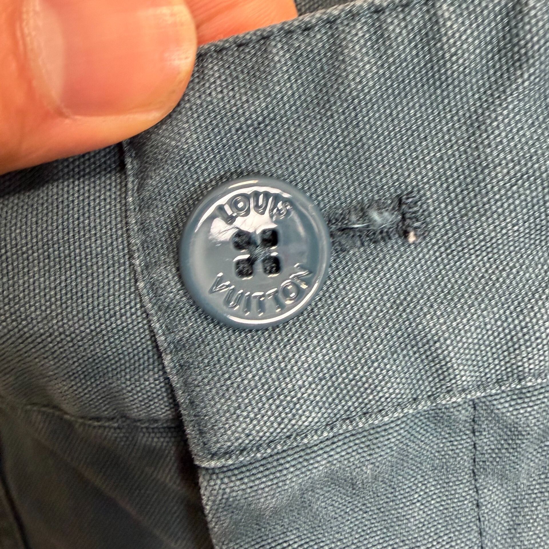Louis Vuitton Louis Vuitton SS23 Straight Leg Cargo Pants Navy Blue Size US 30 / EU 46 - 5 Thumbnail