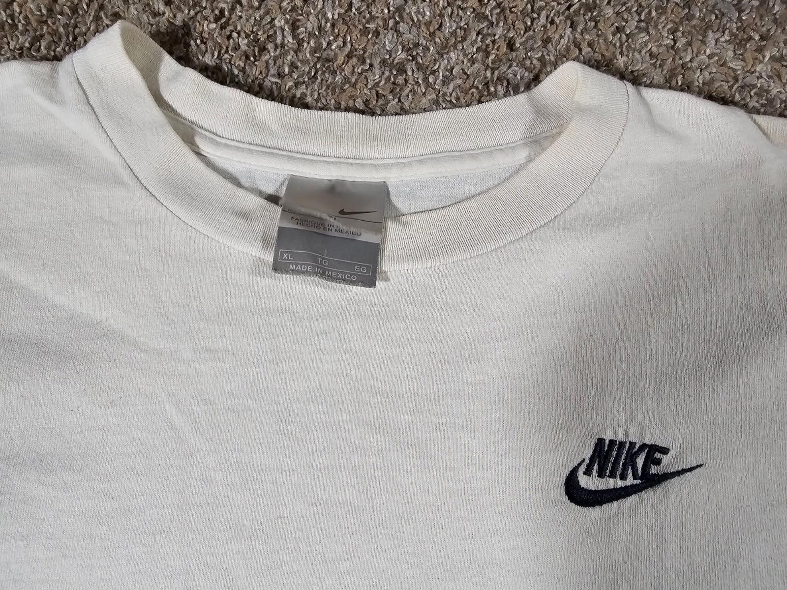 Nike XL White NIKE t-shirt Some Yellowing Size US XL / EU 56 / 4 - 2 Thumbnail