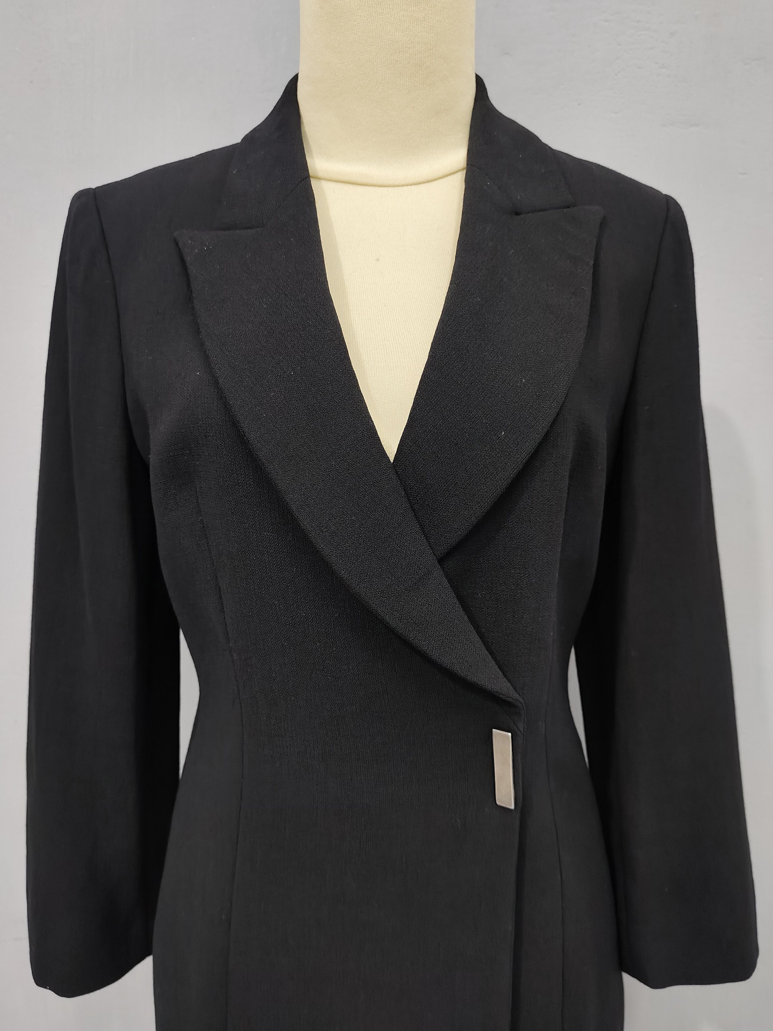 Gianfranco Ferre 90s Gianfranco Ferre Studio- Sculpted Tailoring Wool Blazer Size M / US 6-8 / IT 42-44 - 2 Thumbnail