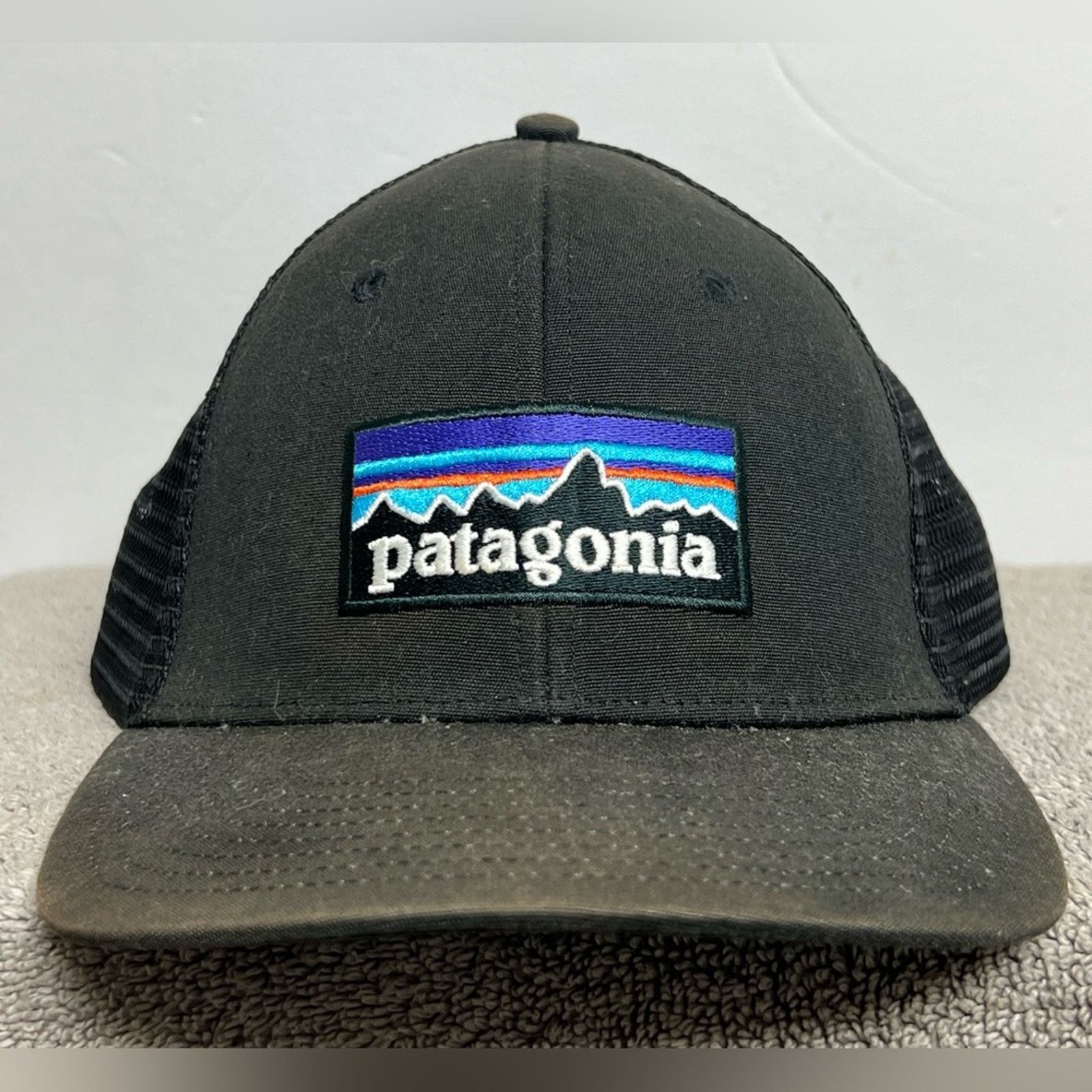 Patagonia Patagonia Hat Men’s Snapback Black P-6 Logo LoPro Trucker Size ONE SIZE - 1 Thumbnail