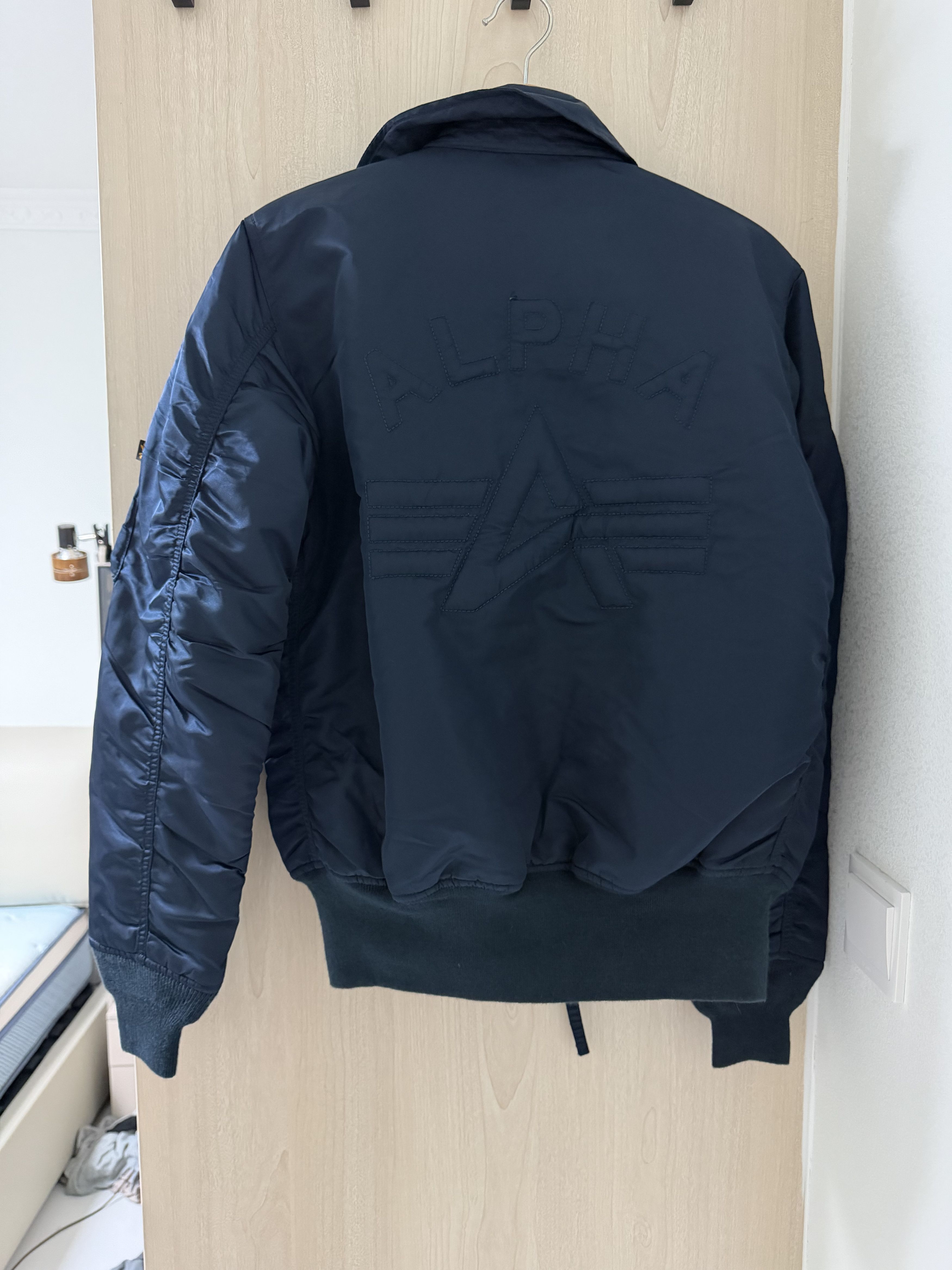 Alpha Industries Alpha Industries Heavyweight MA-1 Flight Jacket bomber coat Size US M / EU 48-50 / 2 - 3 Thumbnail