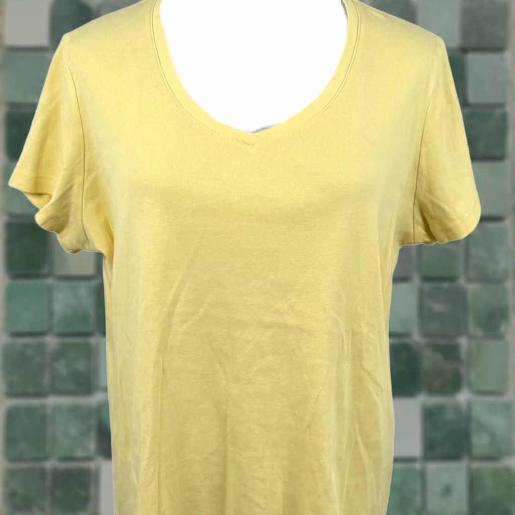 Vintage St. John's Bay Womens XL T-Shirt Yellow V-Neck Short Sleeve Cotton Essential Tee Size XL / US 12-14 / IT 48-50 - 1 Thumbnail