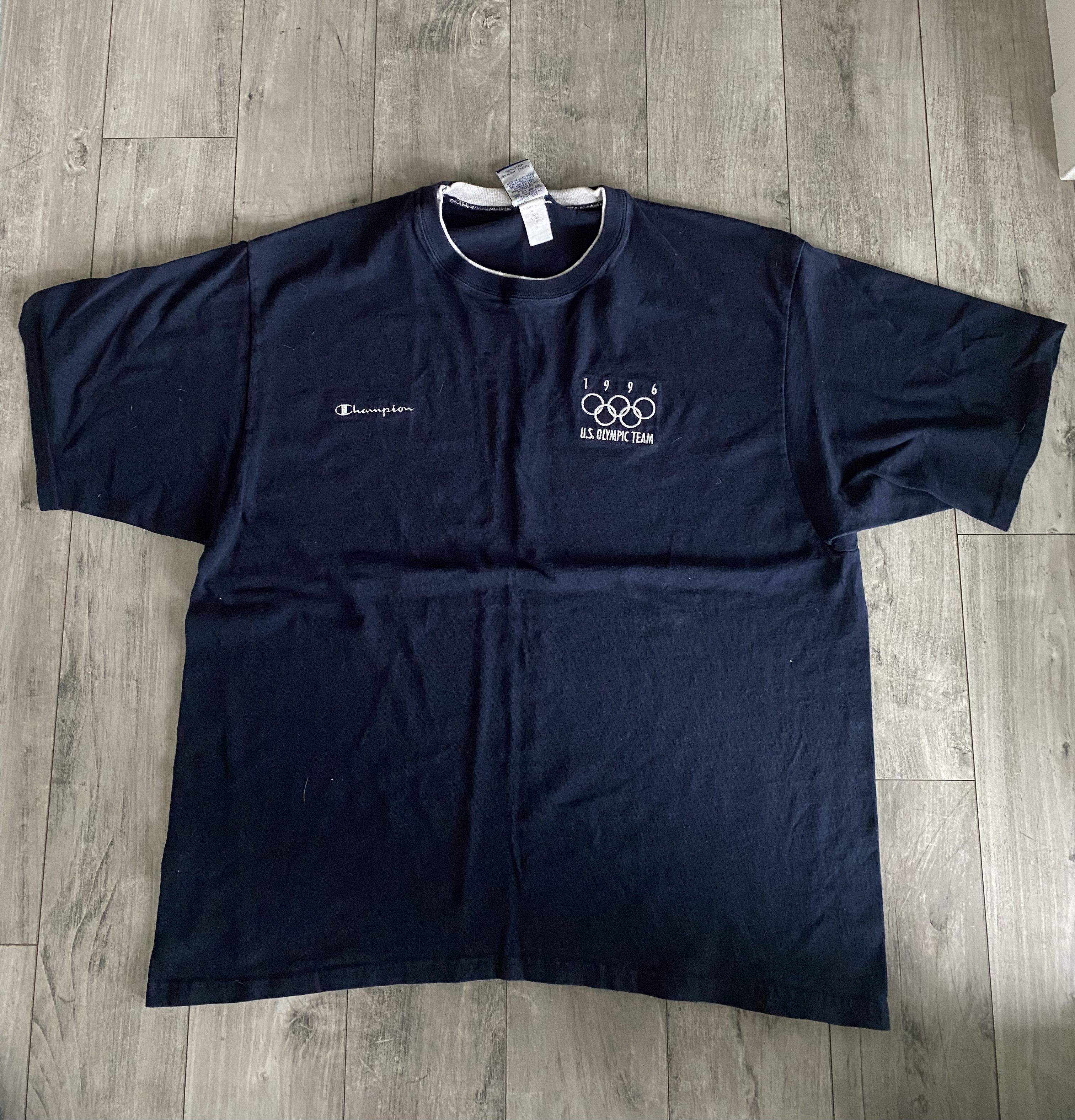 Champion Vintage Champion T-shirt Size US L / EU 52-54 / 3 - 1 Preview