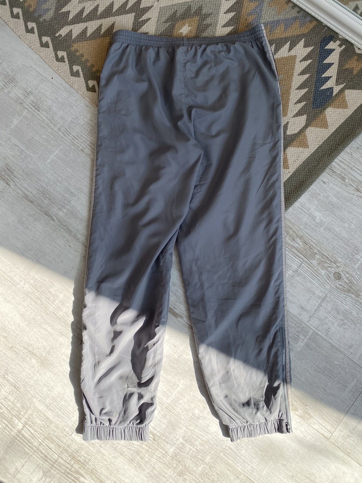 Lacoste Vtg Lacoste Live Wide Y2k Joggers Sweatpants Size US 34 / EU 50 - 10 Thumbnail