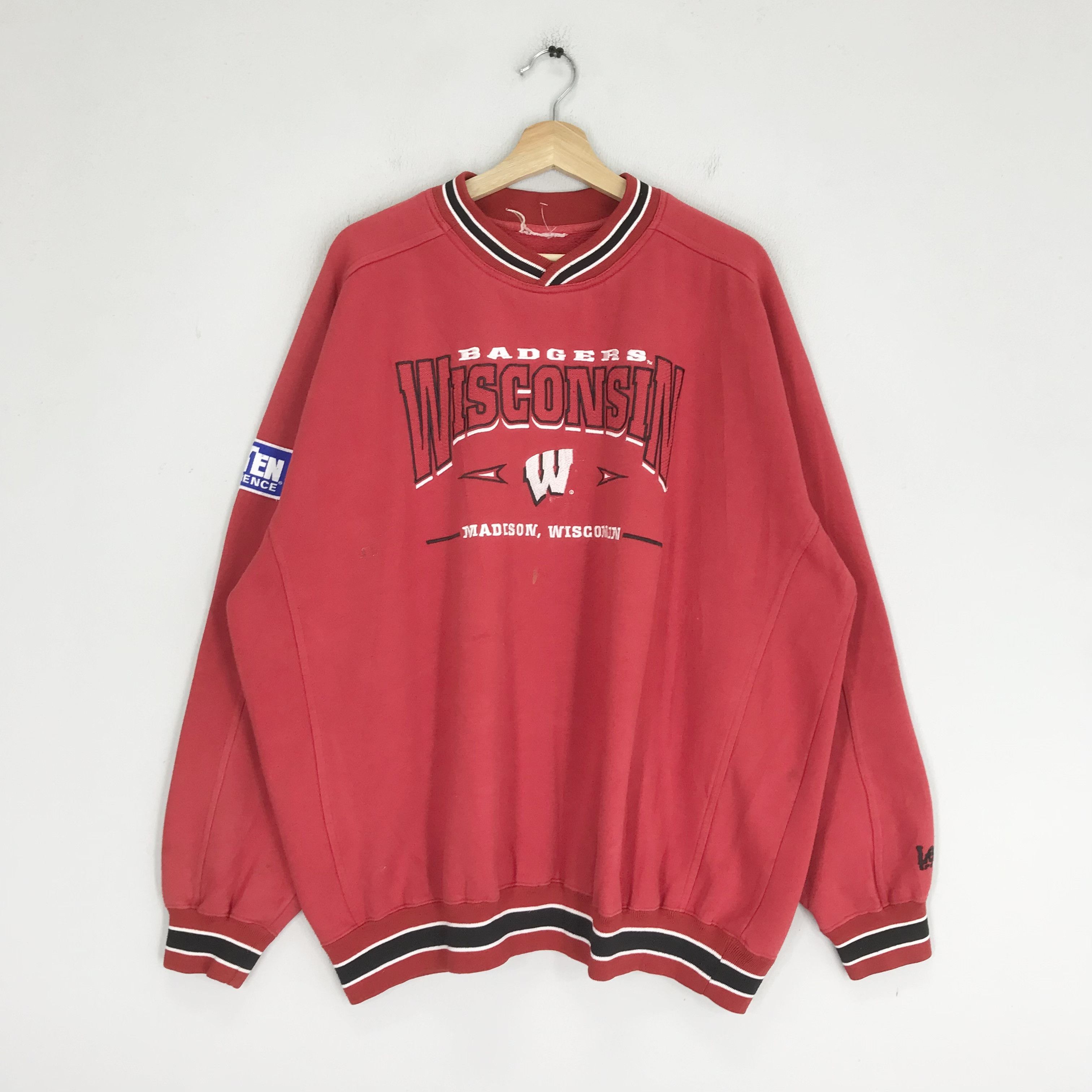 NCAA Vintage 90s Wisconsin Badgers Ncaa Sweatshirt - 250 Size US XXL / EU 58 / 5 - 1 Thumbnail
