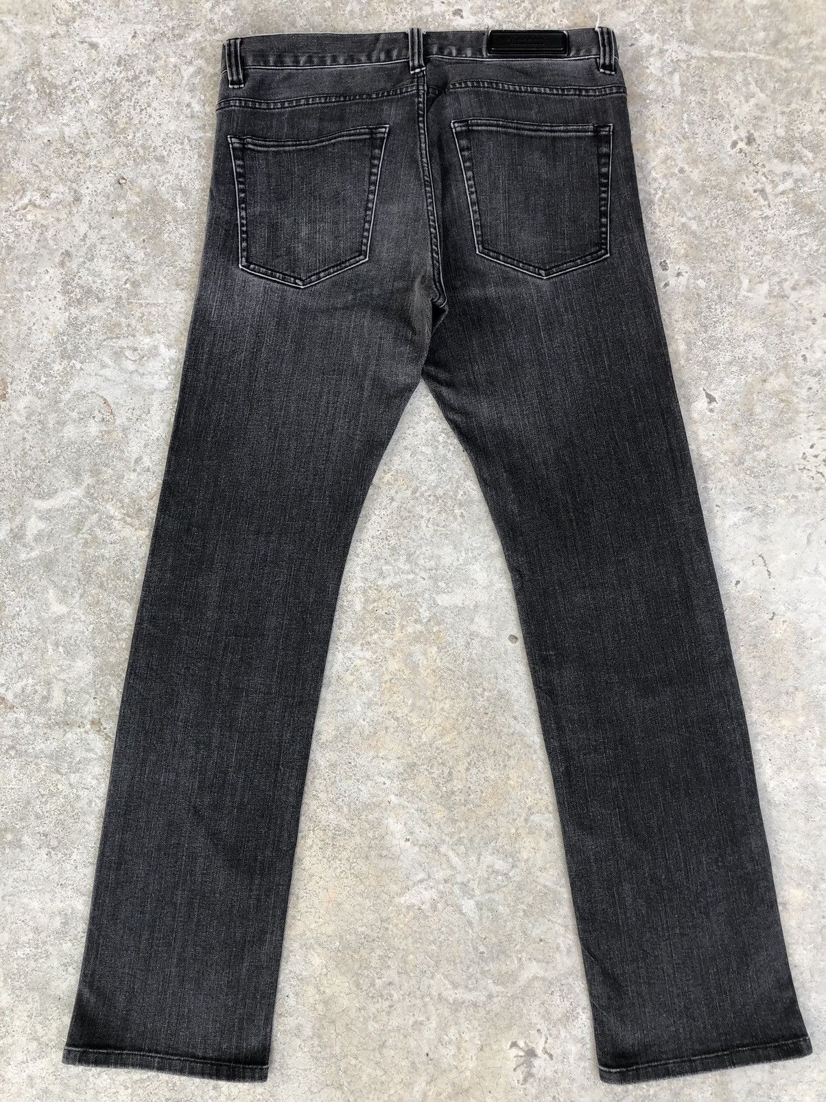 Black Label Burberry Slim Fit Distressed Jeans Size US 33 - 2 Thumbnail