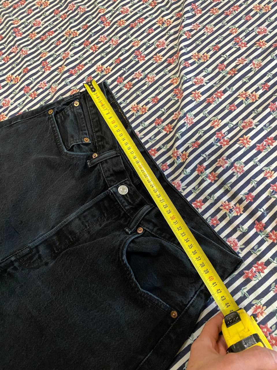 Levi's Vintage Levi's 501 Black Distressed Jeans Size US 34 / EU 50 - 8 Thumbnail