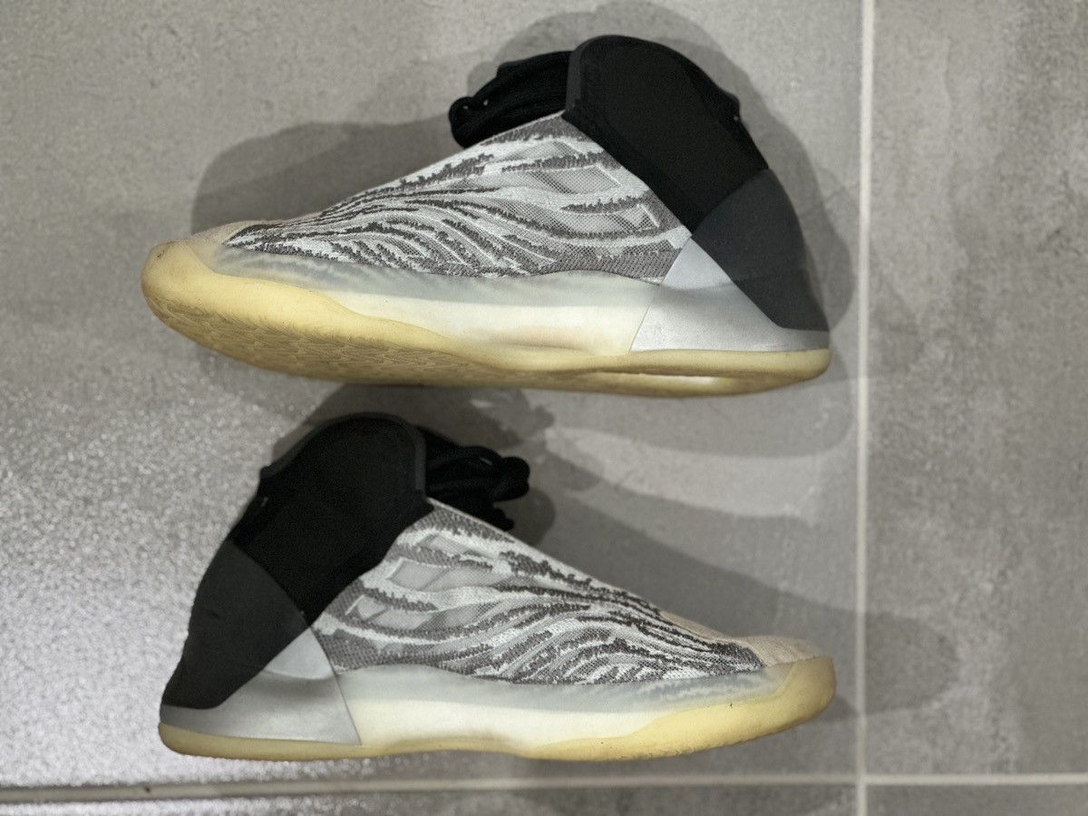 Adidas × Yeezy Yeezy Quantum Mono Carbon Size US 7 / EU 40 - 3 Thumbnail