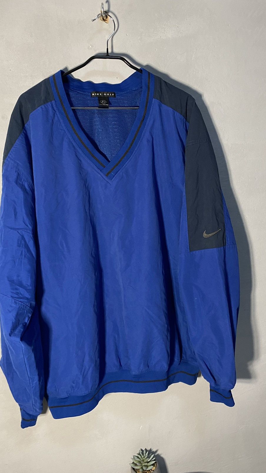 Nike 90's NIKE GOLF SWOOSH LOGO NYLON Y2K RETRO V-NECK CREWNECK Size US XL / EU 56 / 4 - 4 Thumbnail