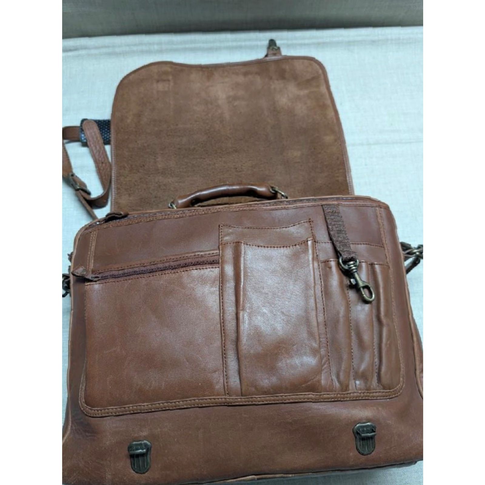 Eddie Bauer VINTAGE Eddie Bauer messenger bag COWHIDE brown leather LAPTOP crossbody 16" large mens bag 16" across 12" tall brown leather mens satchel Size ONE SIZE - 7 Thumbnail