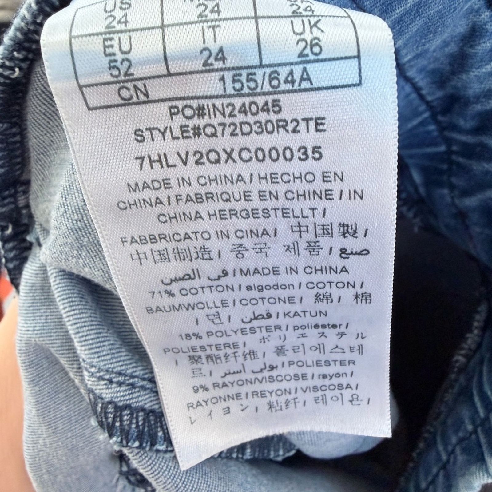 Guess New Guess Y2K Blue Denim Bermuda Shorts size 24. 71% cotton. Size 24" / US 00 / IT 34 - 5 Thumbnail